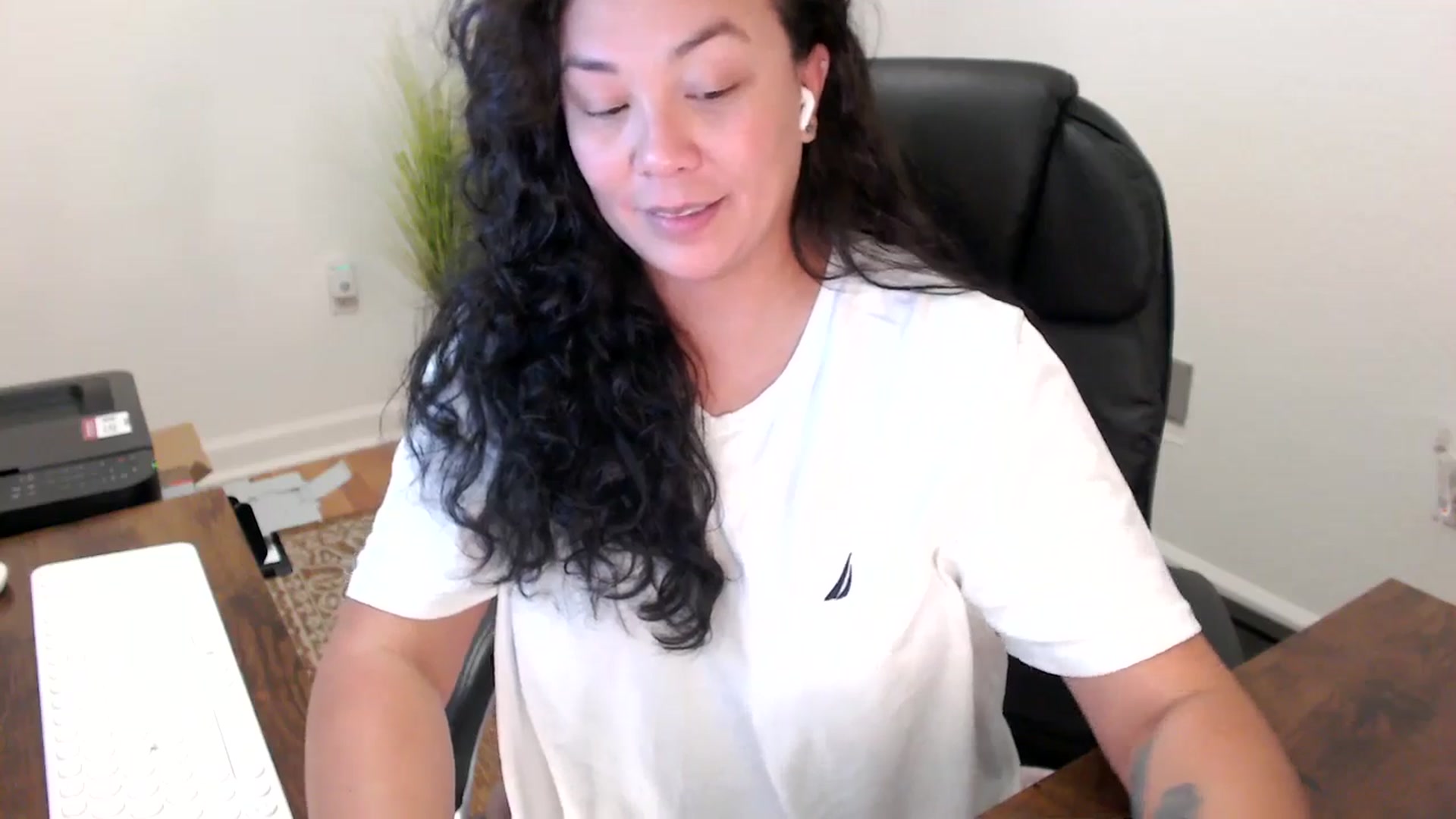 Gallery image thumbnail from MickaylaStar's myfreecams stream on, 10/10/2025, 18:56 image 13 of 20