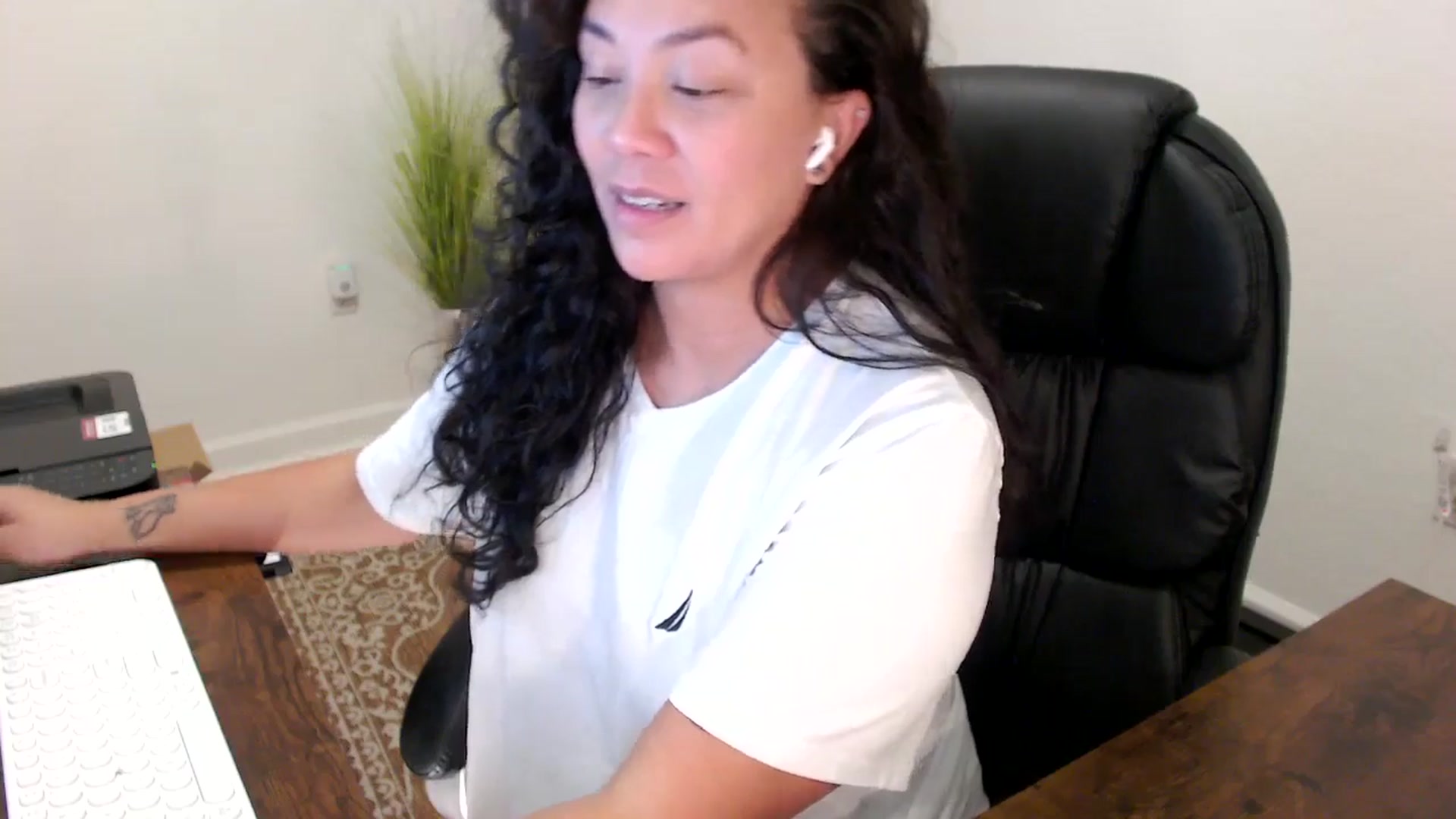 Gallery image thumbnail from MickaylaStar's myfreecams stream on, 10/10/2025, 18:56 image 18 of 20