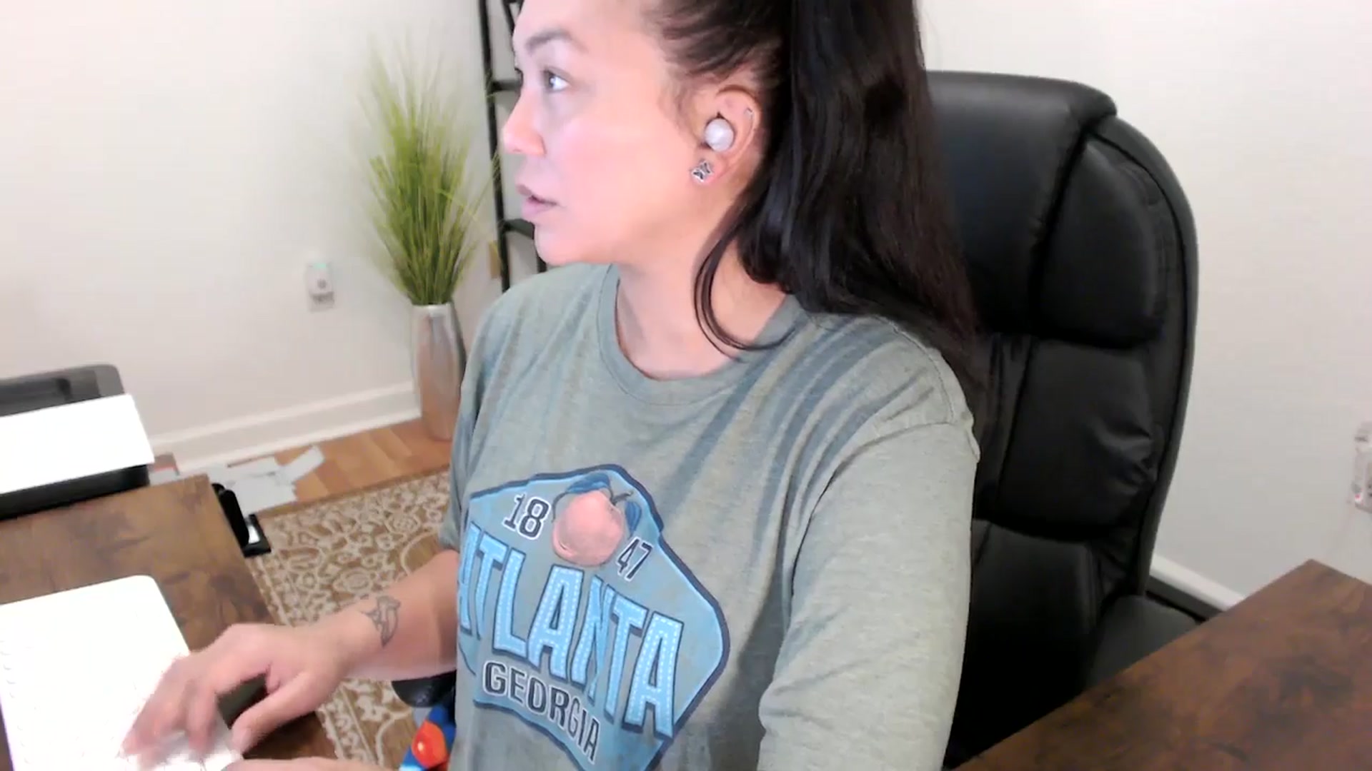 Gallery image thumbnail from MickaylaStar's myfreecams stream on, 10/13/2025, 14:53 image 6 of 20