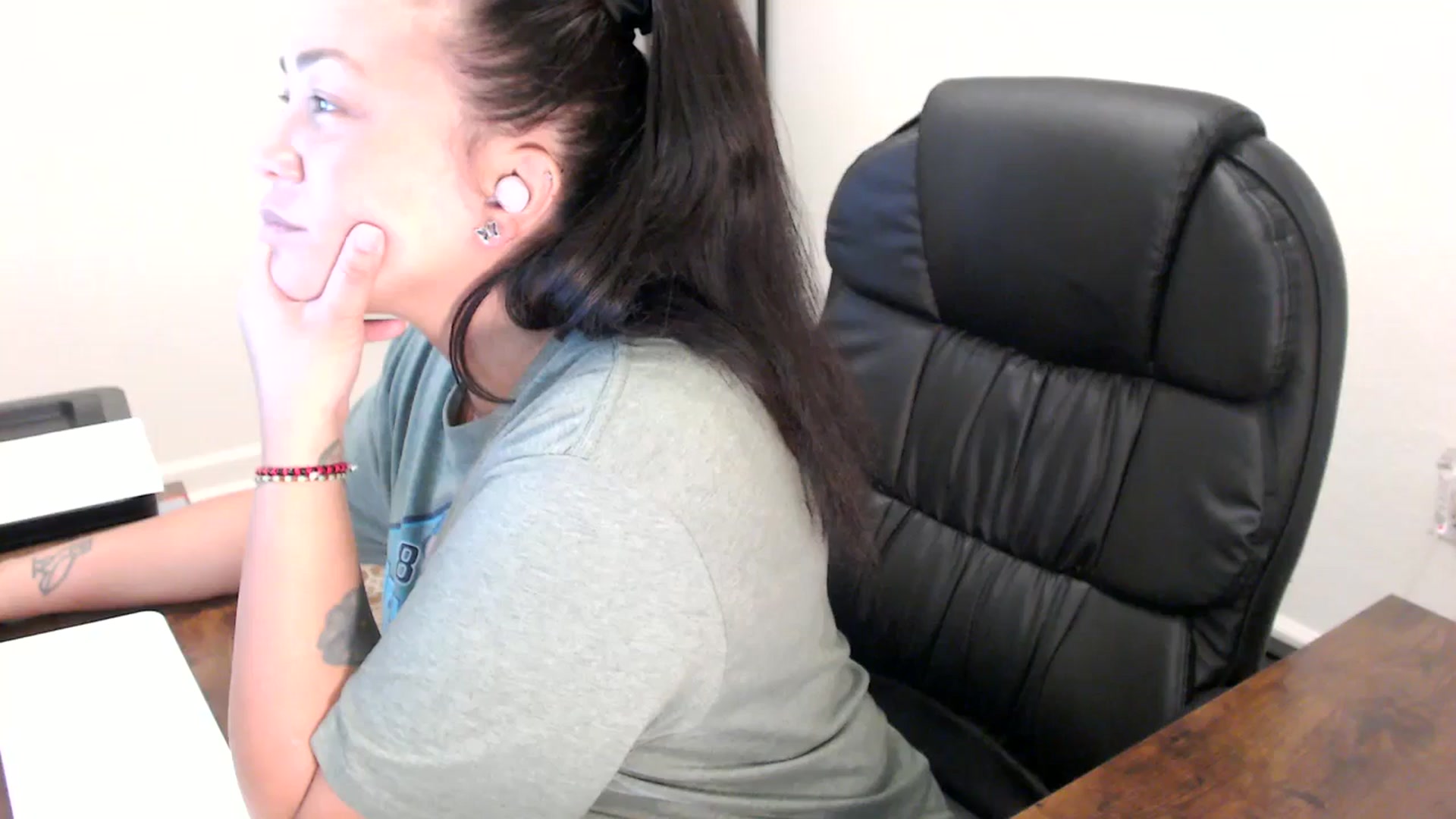 Gallery image thumbnail from MickaylaStar's myfreecams stream on, 10/13/2025, 14:53 image 16 of 20