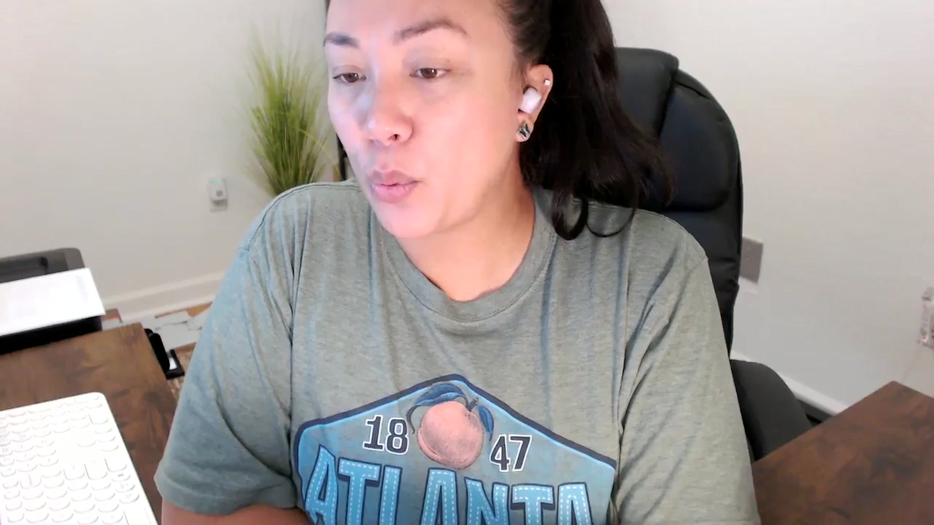 Gallery image thumbnail from MickaylaStar's myfreecams stream on, 10/13/2025, 16:03 image 13 of 20