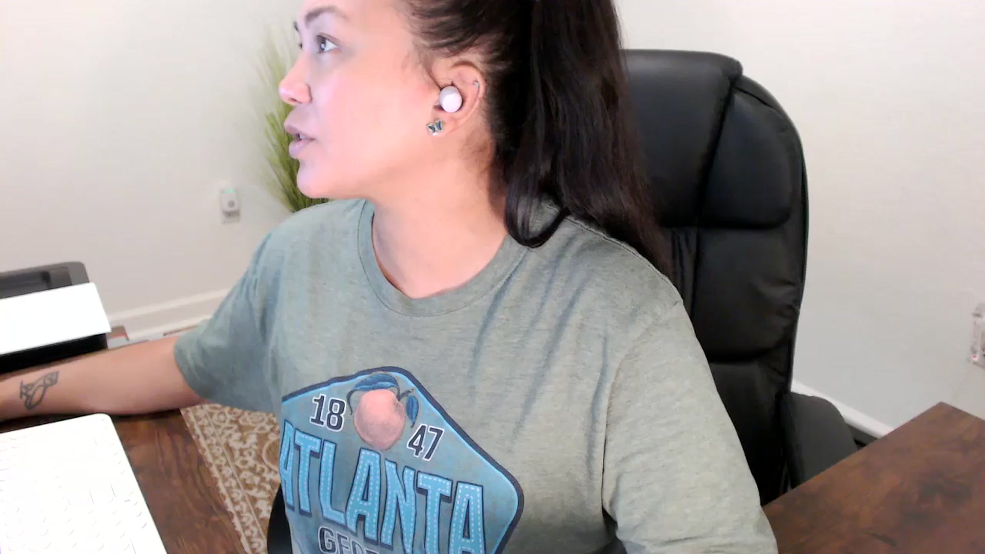 Gallery image thumbnail from MickaylaStar's myfreecams stream on, 10/13/2025, 16:03 image 11 of 20