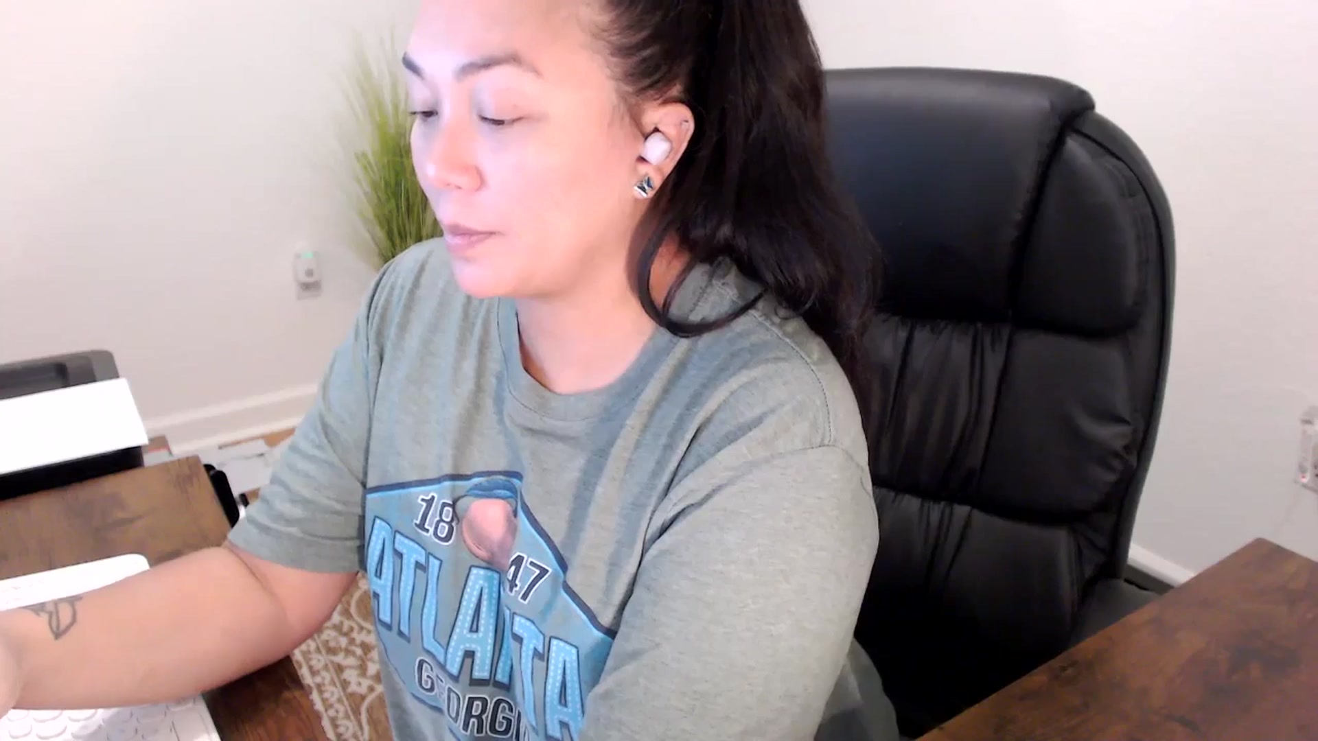Gallery image thumbnail from MickaylaStar's myfreecams stream on, 10/13/2025, 16:03 image 15 of 20