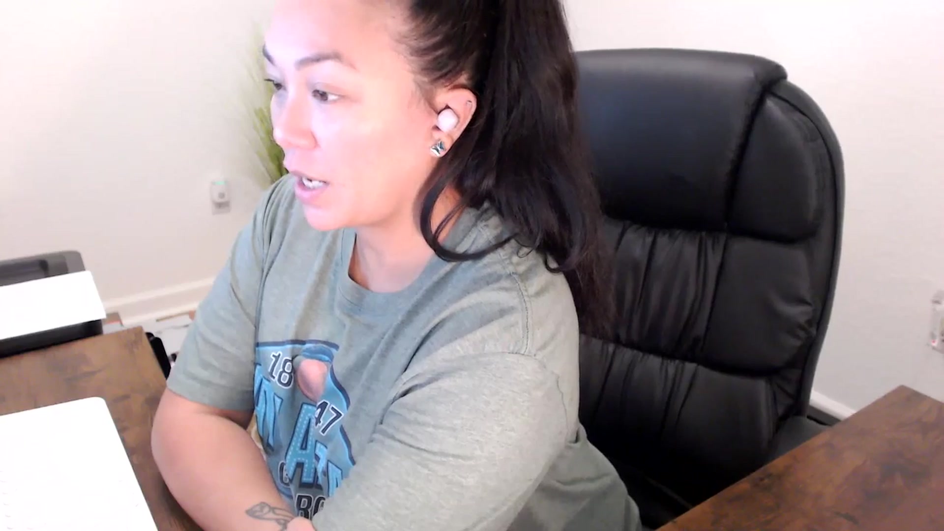 Gallery image thumbnail from MickaylaStar's myfreecams stream on, 10/13/2025, 16:03 image 16 of 20