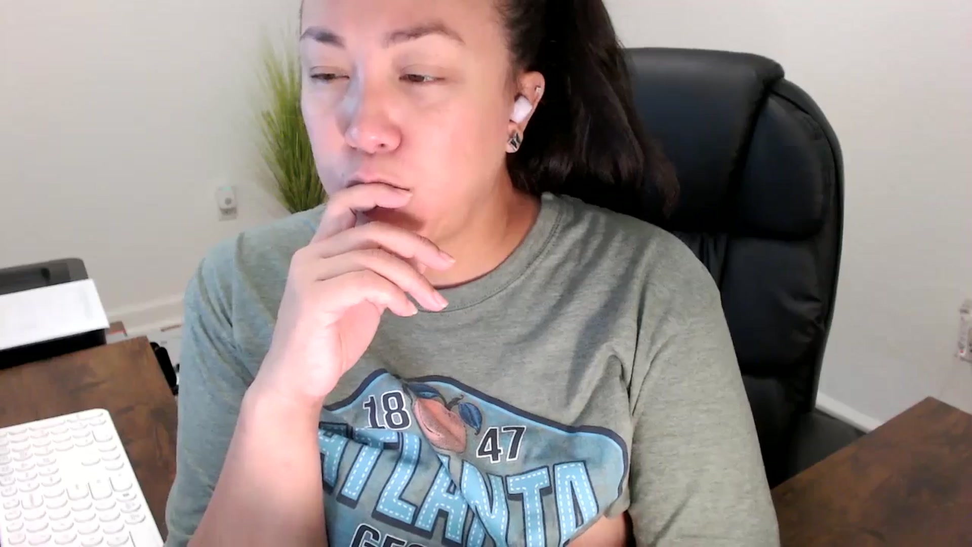 Gallery image thumbnail from MickaylaStar's myfreecams stream on, 10/13/2025, 16:03 image 3 of 20
