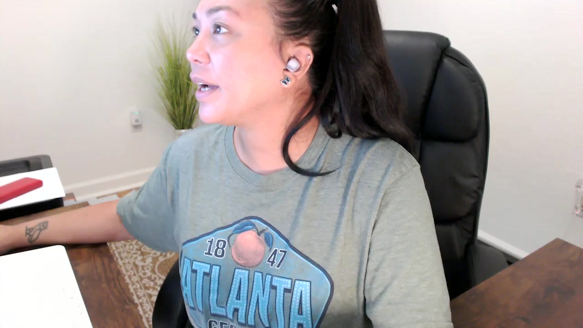 Gallery image thumbnail from MickaylaStar's myfreecams stream on, 10/13/2025, 17:28 image 4 of 20