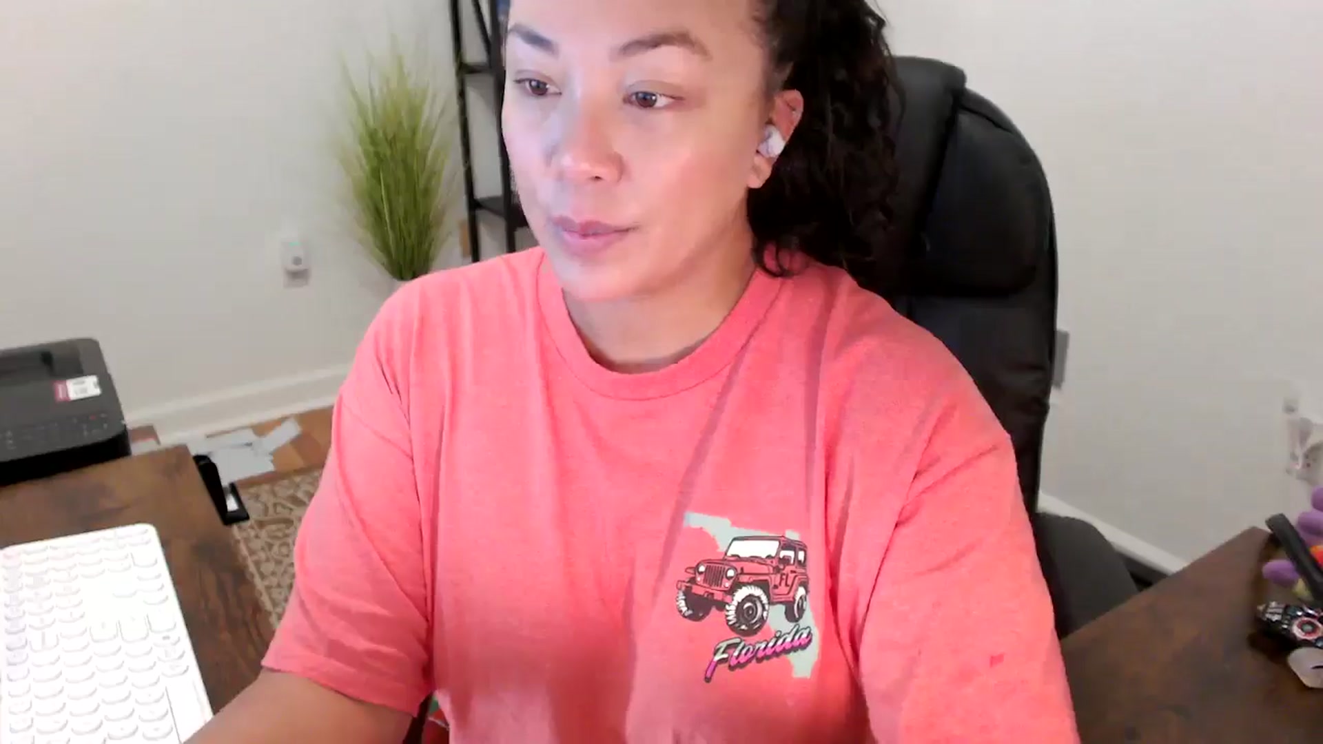 Gallery image thumbnail from MickaylaStar's myfreecams stream on, 10/14/2025, 16:43 image 17 of 20