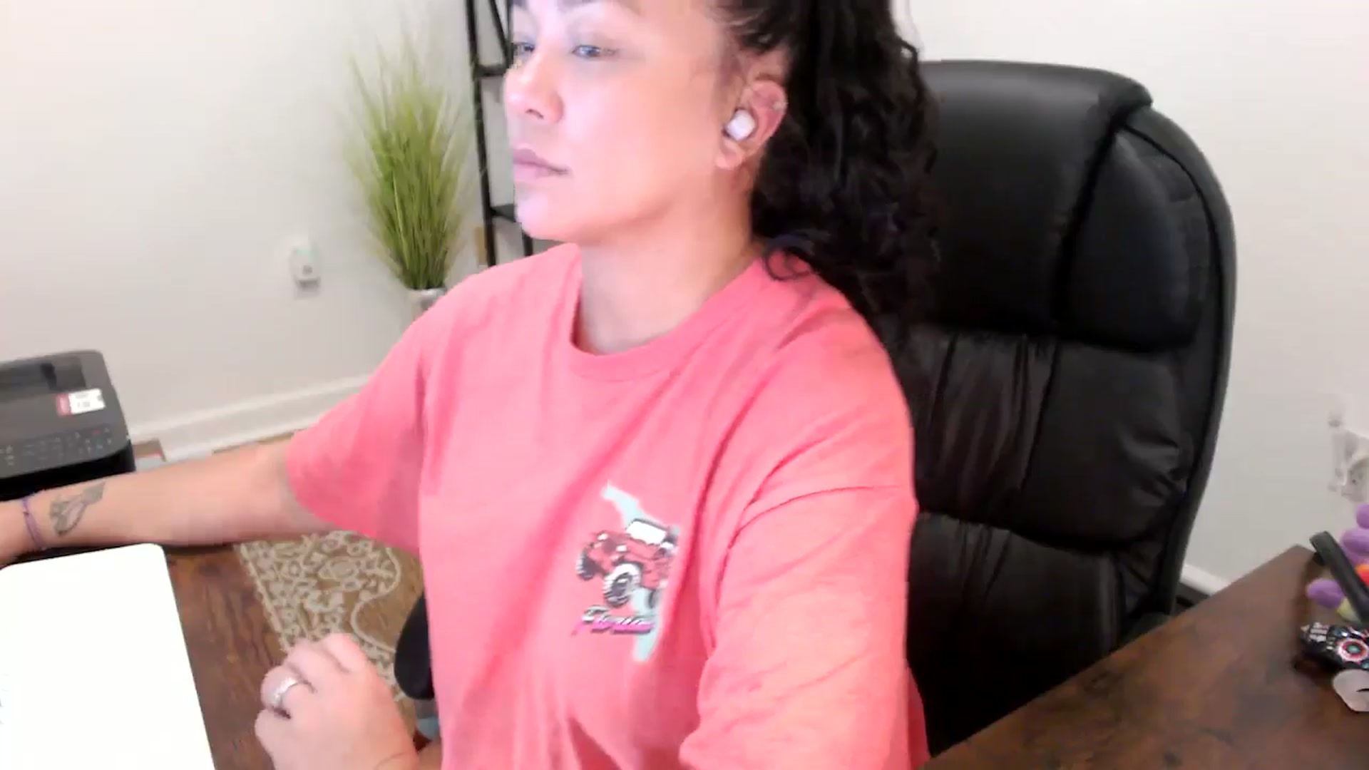Gallery image thumbnail from MickaylaStar's myfreecams stream on, 10/14/2025, 16:43 image 12 of 20