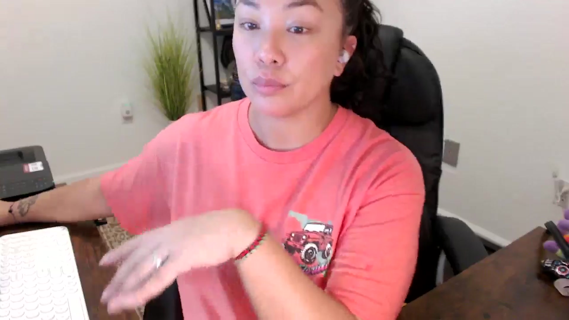 Gallery image thumbnail from MickaylaStar's myfreecams stream on, 10/14/2025, 16:43 image 4 of 20