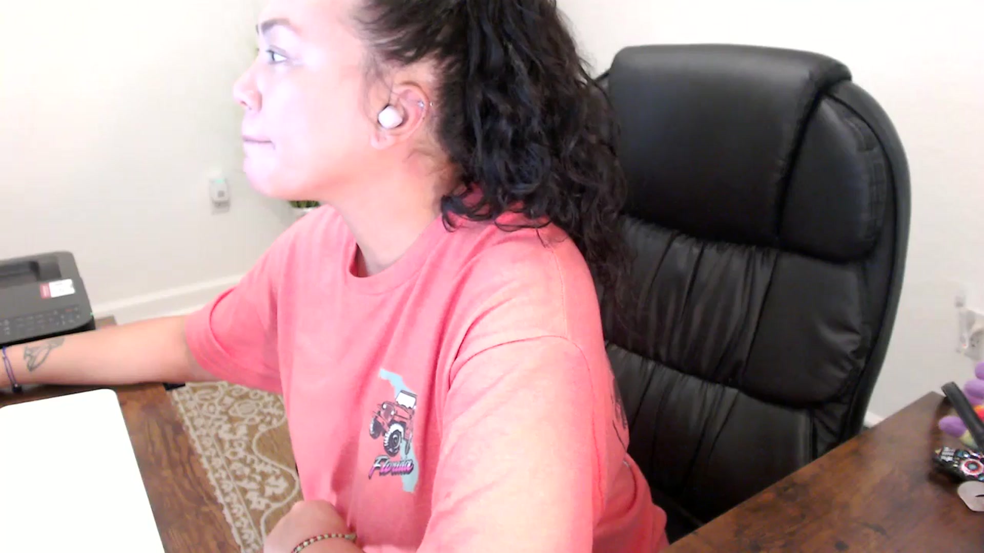 Gallery image thumbnail from MickaylaStar's myfreecams stream on, 10/14/2025, 16:43 image 16 of 20