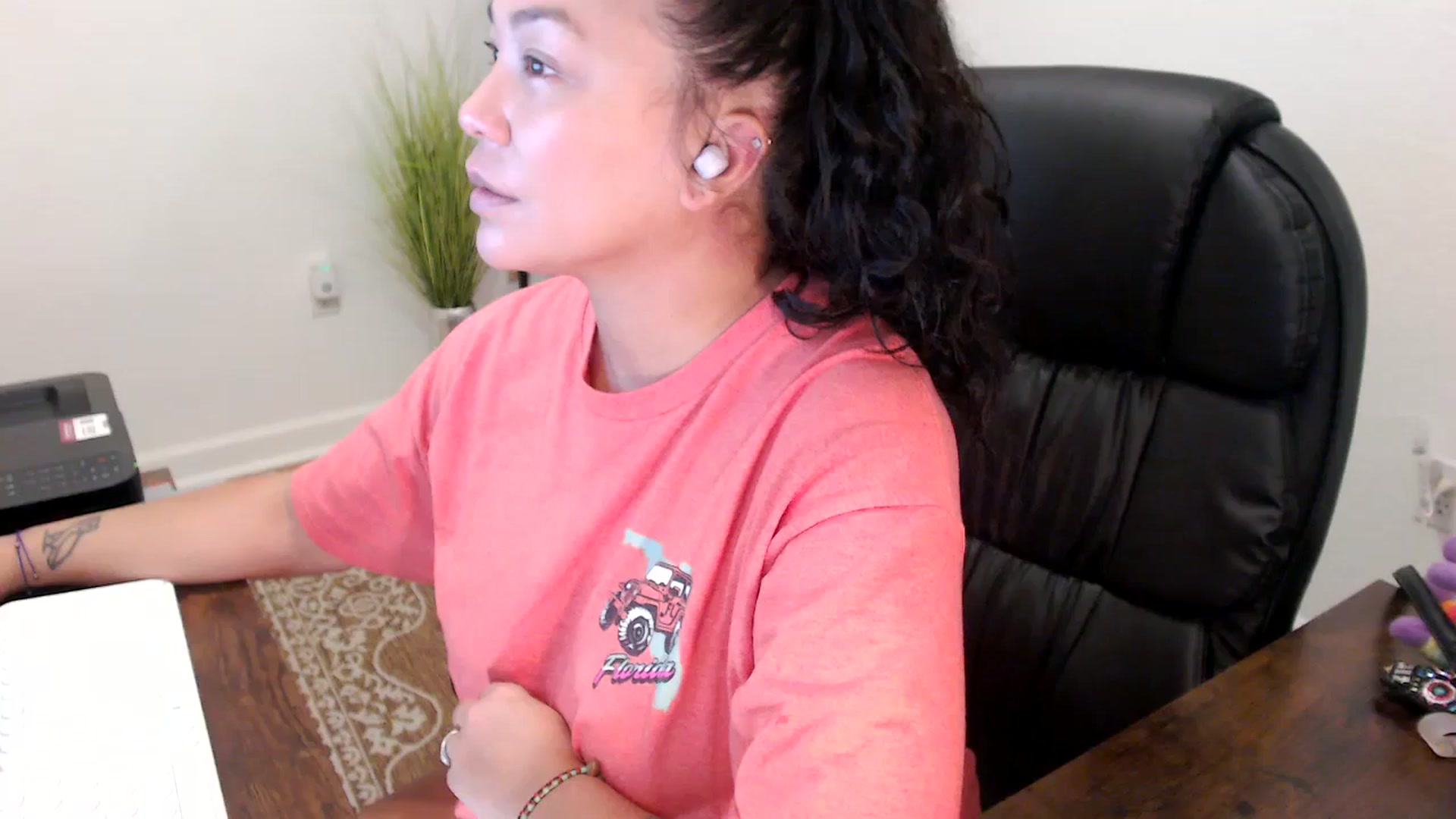 Gallery image thumbnail from MickaylaStar's myfreecams stream on, 10/14/2025, 16:43 image 11 of 20