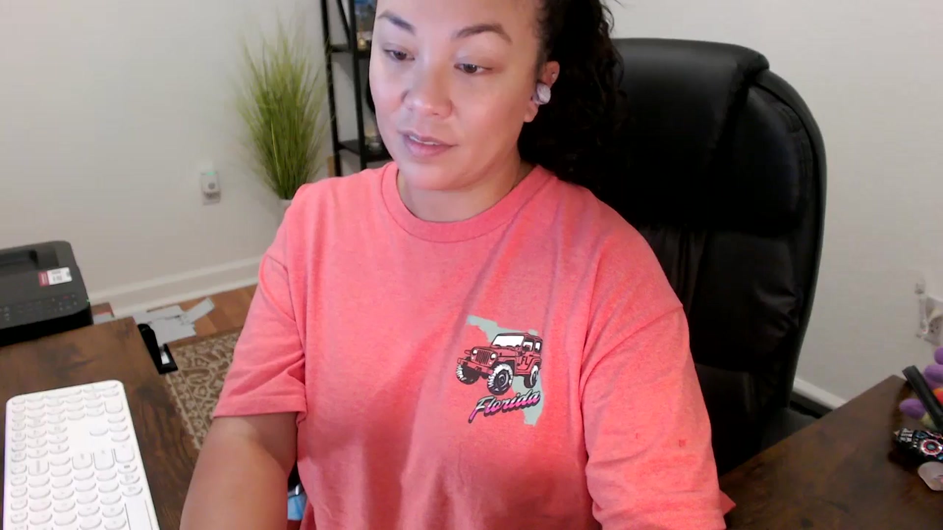 Gallery image thumbnail from MickaylaStar's myfreecams stream on, 10/14/2025, 17:39 image 16 of 20
