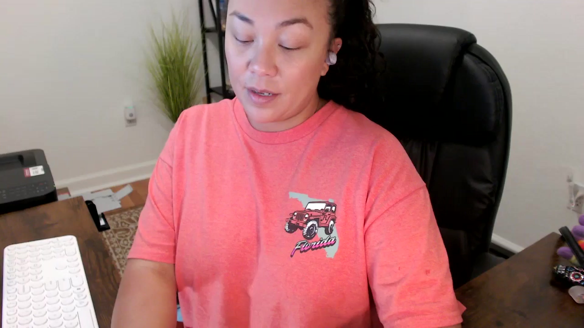 Gallery image thumbnail from MickaylaStar's myfreecams stream on, 10/14/2025, 17:39 image 14 of 20