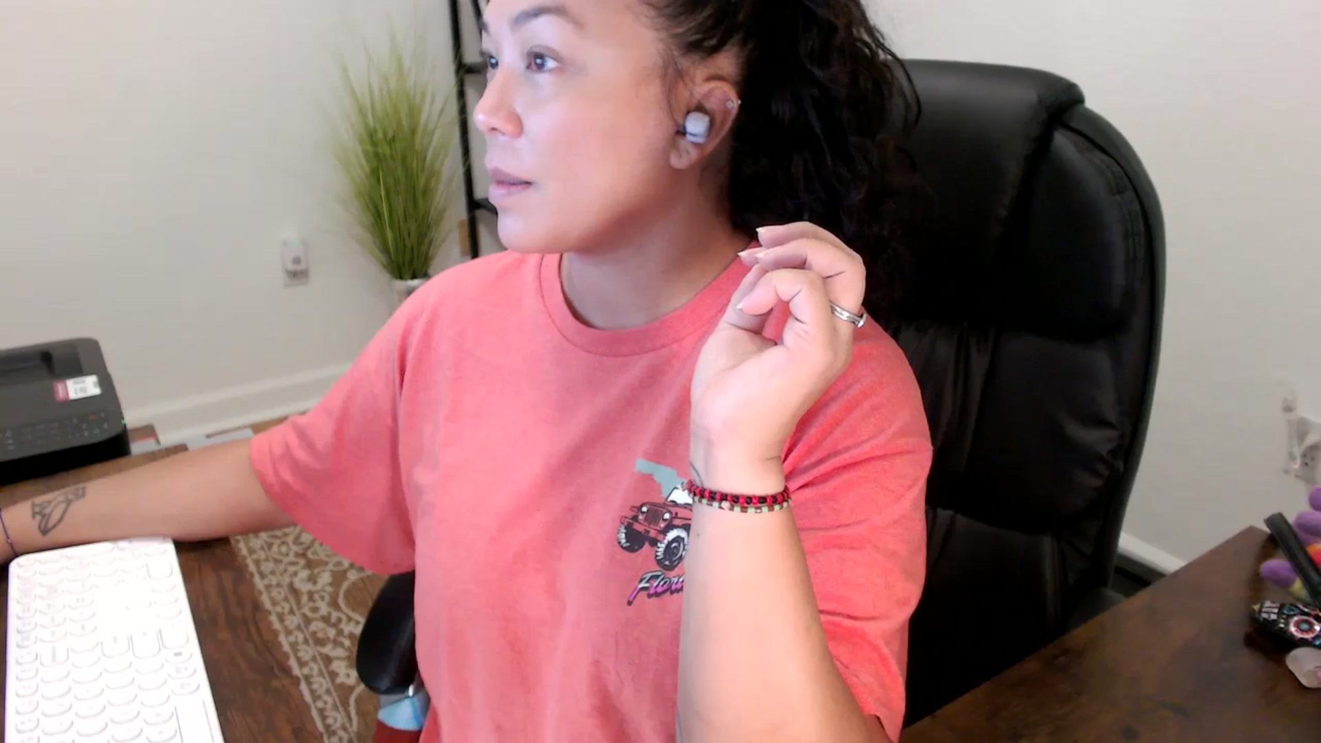 Gallery image thumbnail from MickaylaStar's myfreecams stream on, 10/14/2025, 17:39 image 17 of 20