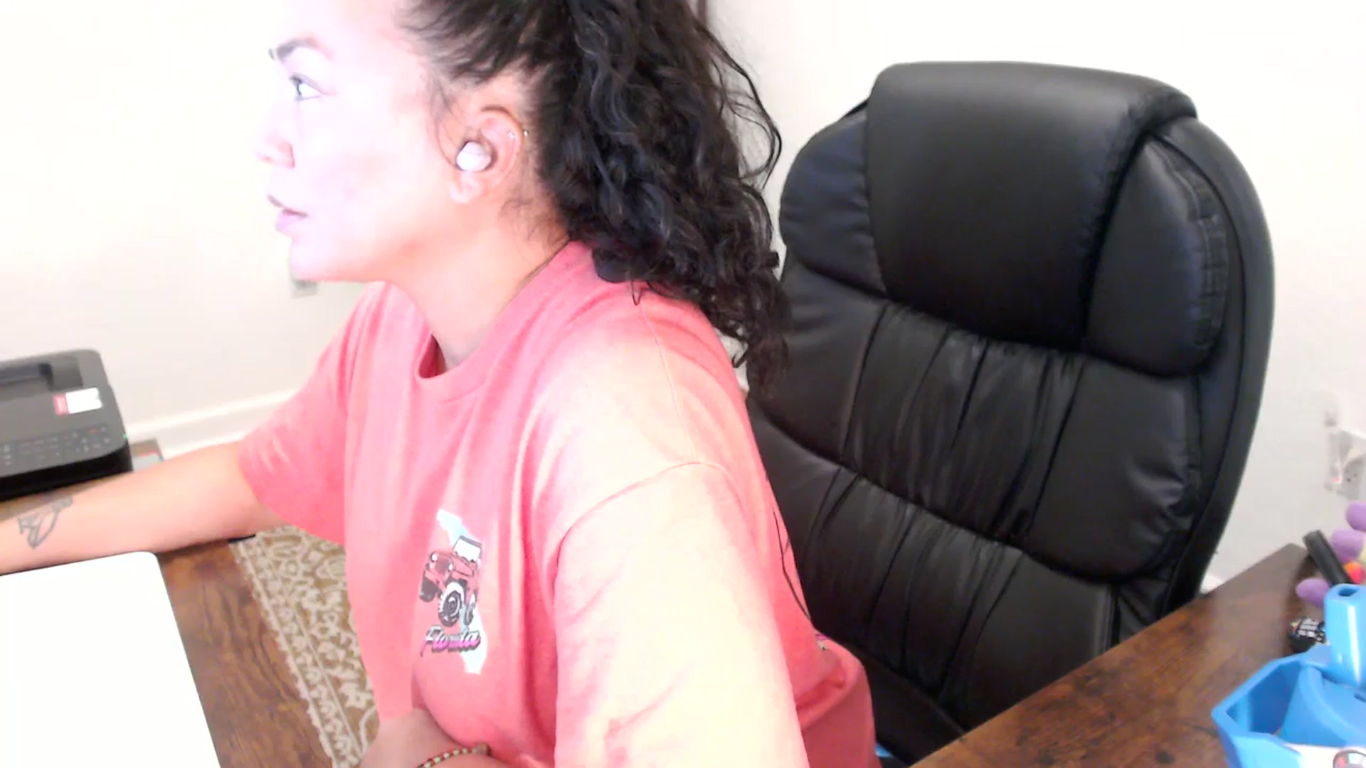 Gallery image thumbnail from MickaylaStar's myfreecams stream on, 10/14/2025, 18:47 image 3 of 20