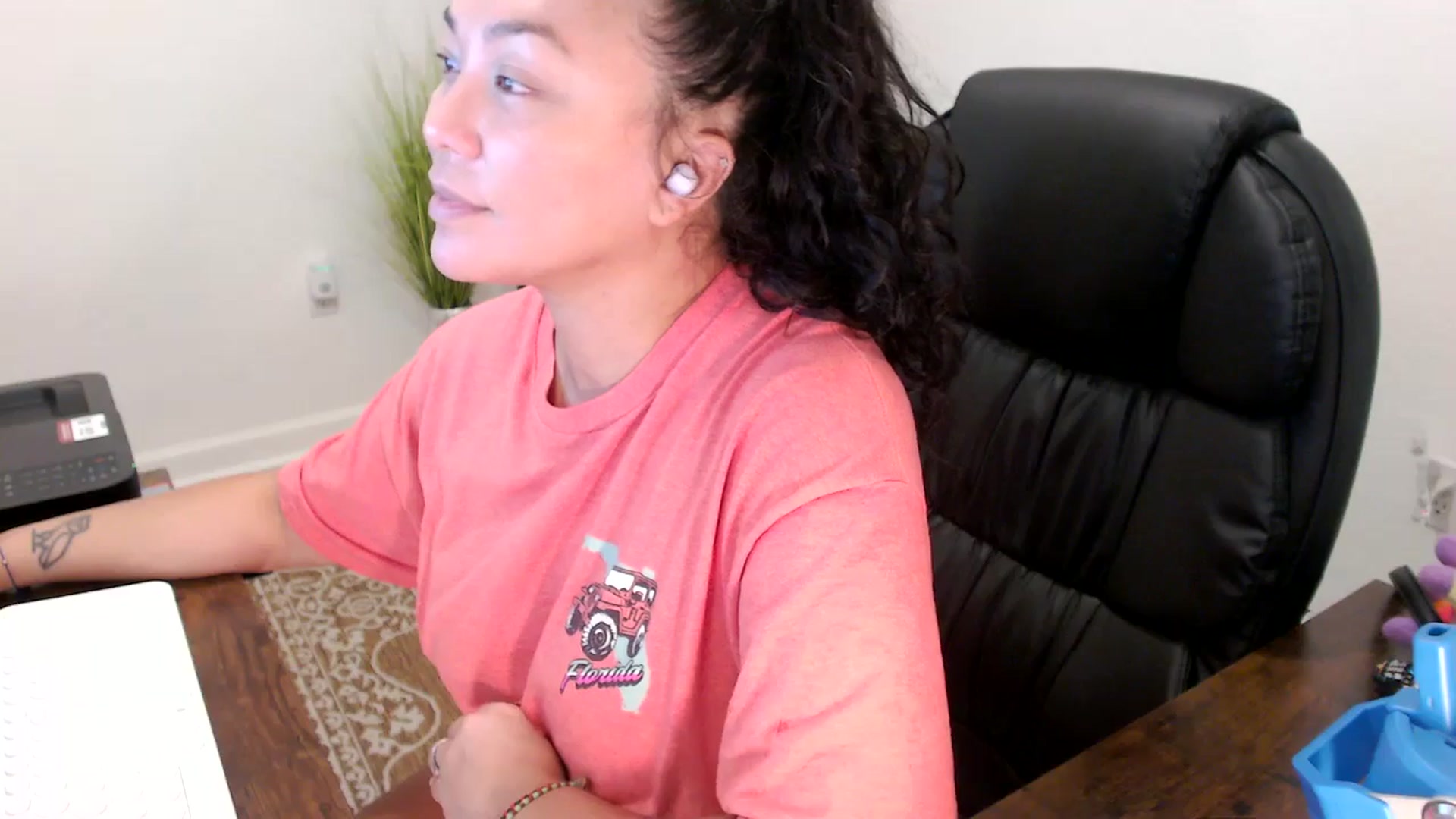 Gallery image thumbnail from MickaylaStar's myfreecams stream on, 10/14/2025, 18:47 image 9 of 20