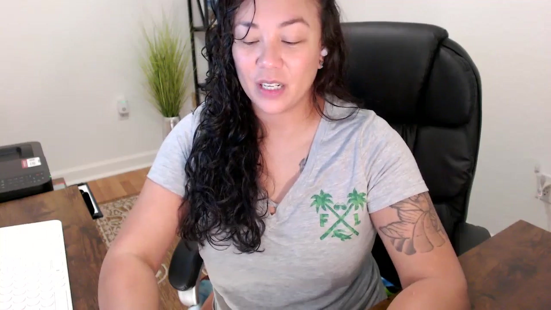 Gallery image thumbnail from MickaylaStar's myfreecams stream on, 10/15/2025, 15:42 image 10 of 20