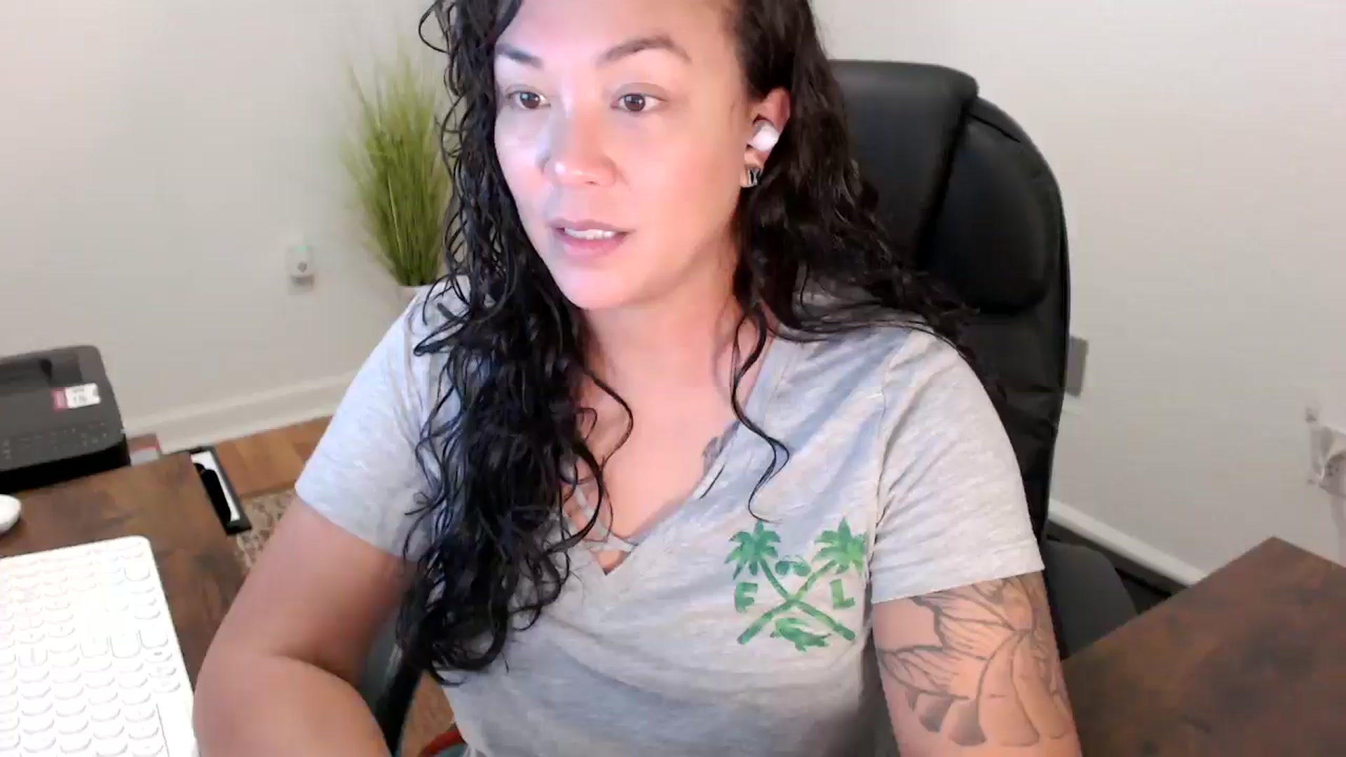Gallery image thumbnail from MickaylaStar's myfreecams stream on, 10/15/2025, 16:24 image 18 of 20