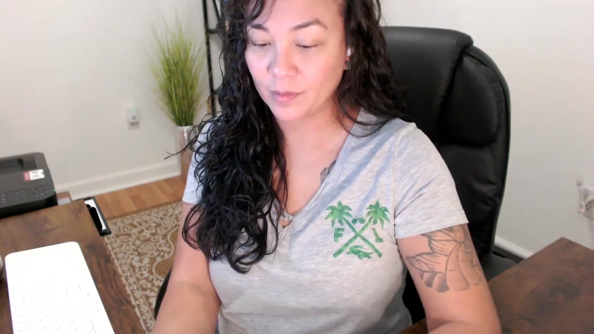 Gallery image thumbnail from MickaylaStar's myfreecams stream on, 10/15/2025, 17:20 image 6 of 20