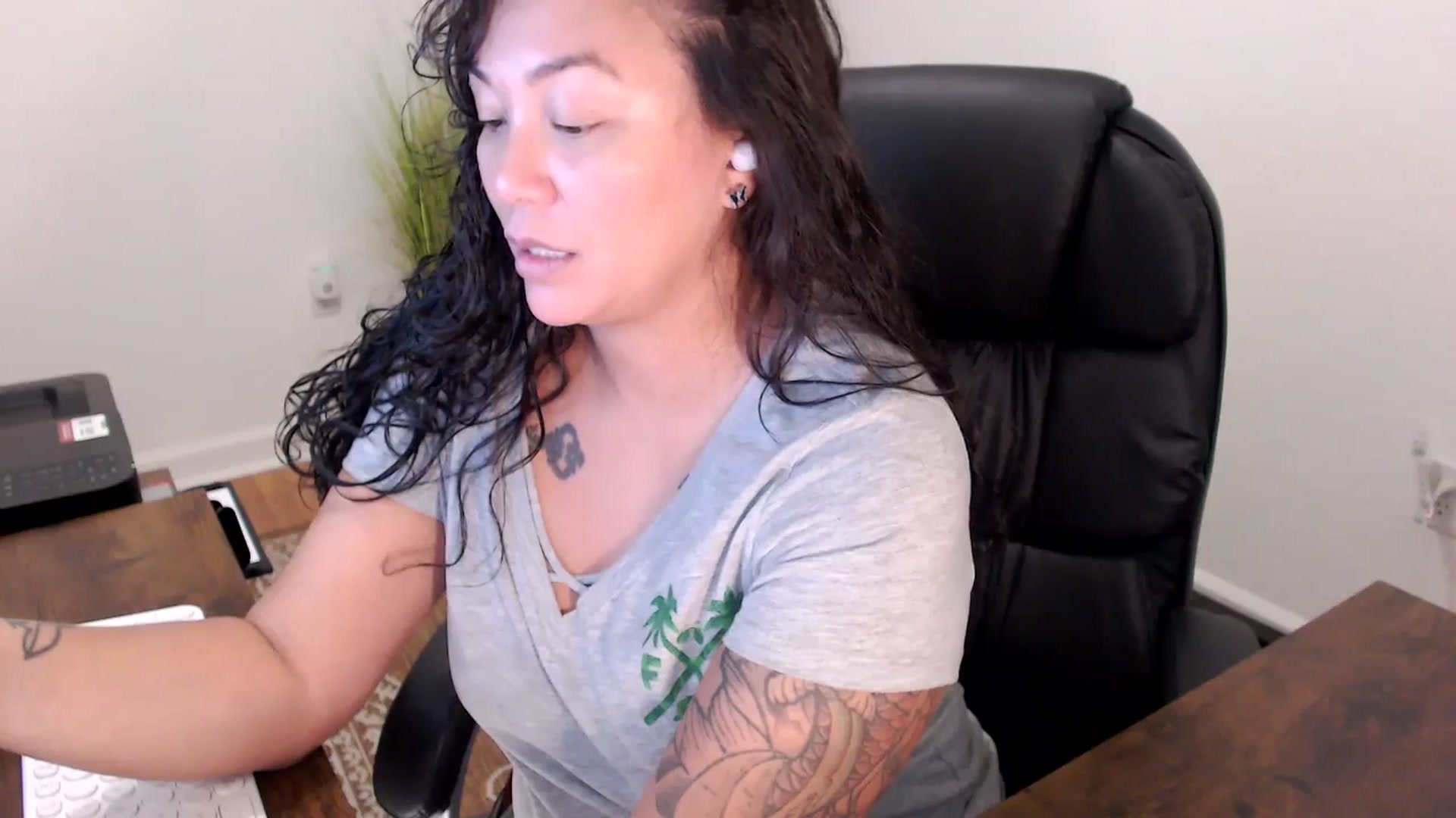 Gallery image thumbnail from MickaylaStar's myfreecams stream on, 10/15/2025, 17:20 image 15 of 20