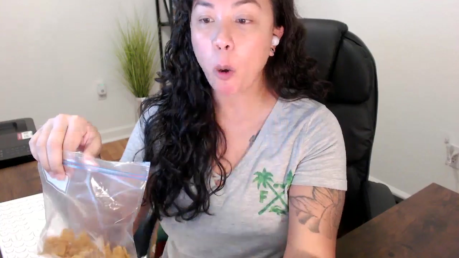 Gallery image thumbnail from MickaylaStar's myfreecams stream on, 10/15/2025, 18:20 image 4 of 20