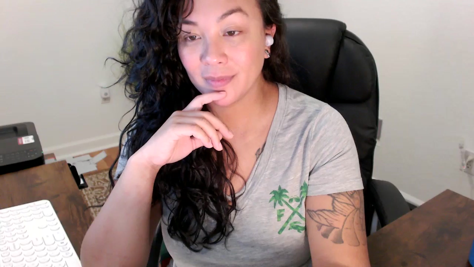 Gallery image thumbnail from MickaylaStar's myfreecams stream on, 10/15/2025, 18:20 image 16 of 20
