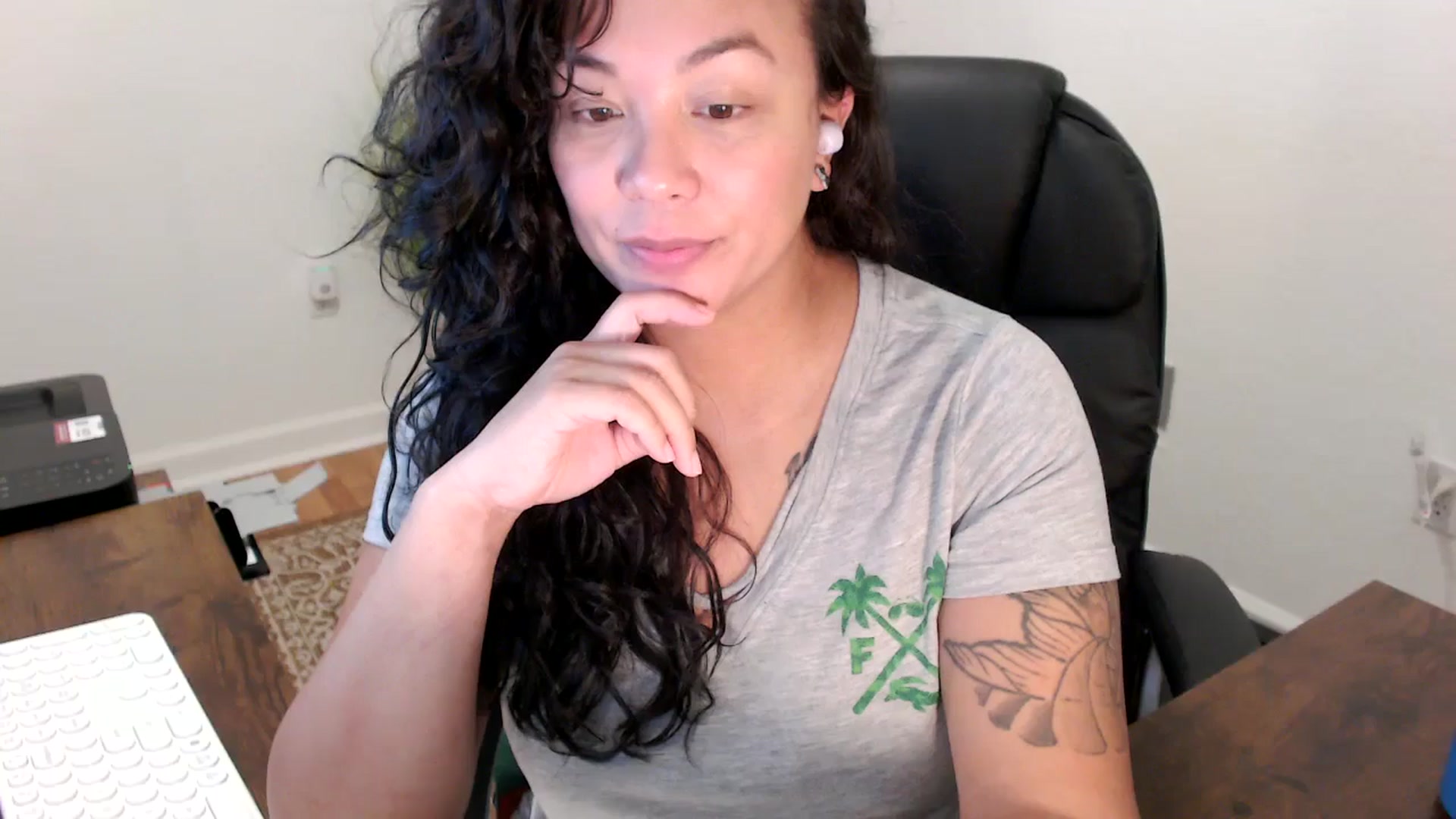 Gallery image thumbnail from MickaylaStar's myfreecams stream on, 10/15/2025, 18:20 image 15 of 20