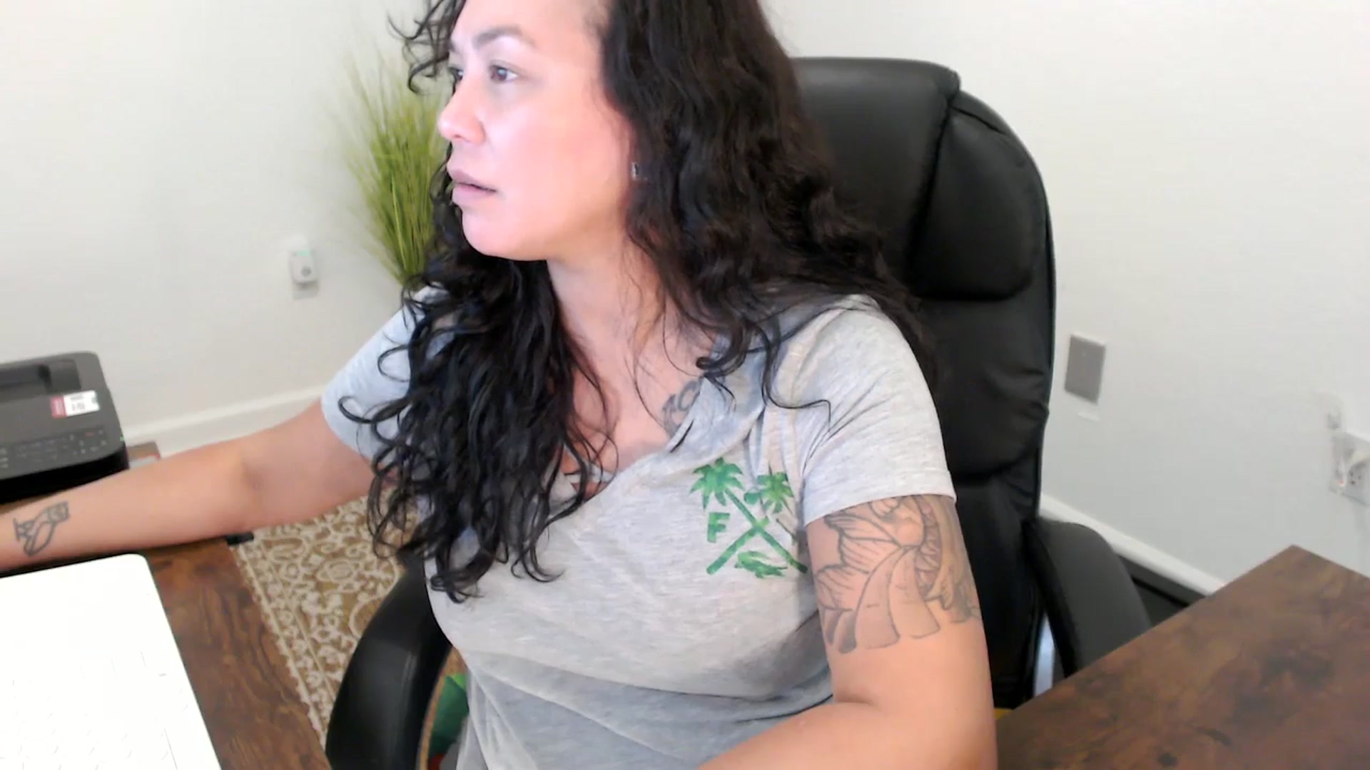 Gallery image thumbnail from MickaylaStar's myfreecams stream on, 10/15/2025, 20:18 image 12 of 20