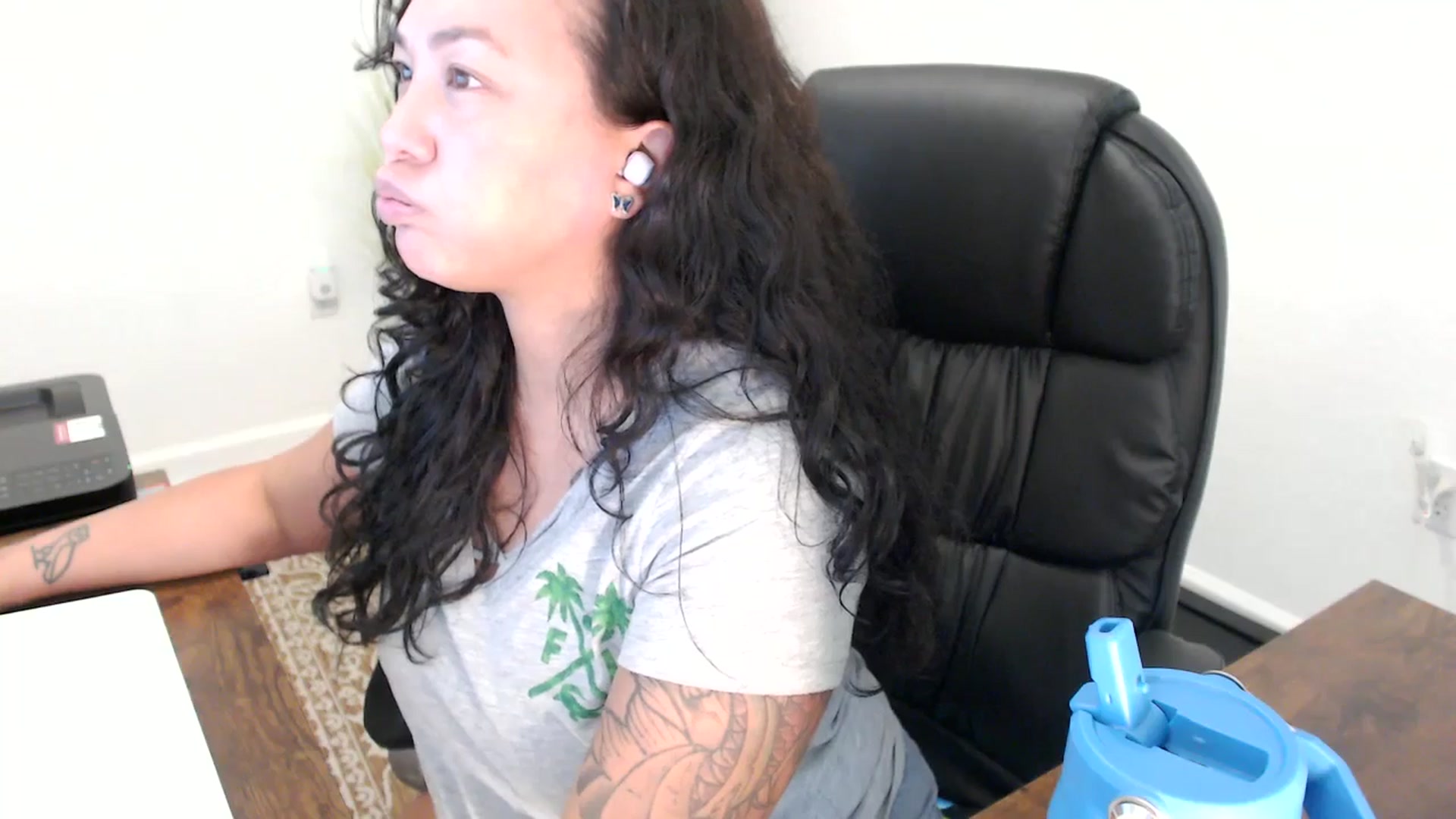 Gallery image thumbnail from MickaylaStar's myfreecams stream on, 10/15/2025, 20:18 image 17 of 20