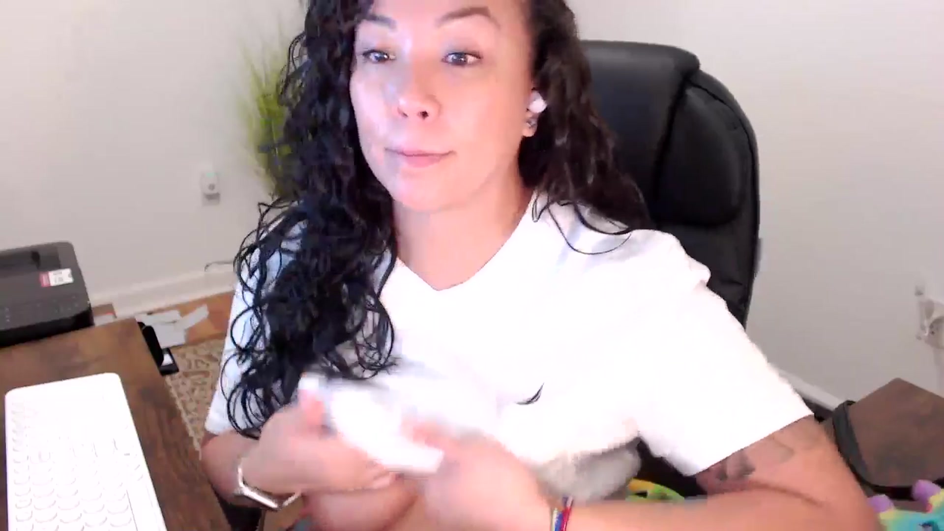 Gallery image thumbnail from MickaylaStar's myfreecams stream on, 10/16/2025, 17:00 image 10 of 20