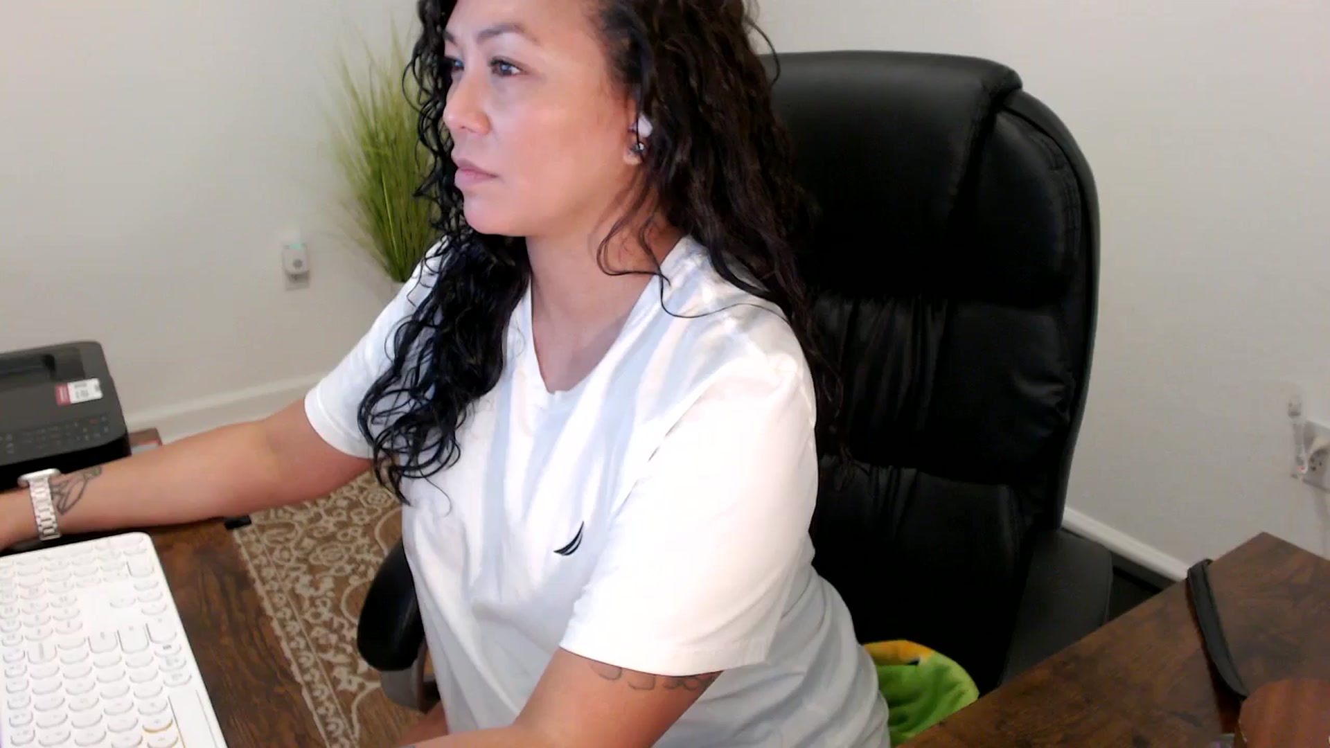 Gallery image thumbnail from MickaylaStar's myfreecams stream on, 10/16/2025, 18:34 image 11 of 20
