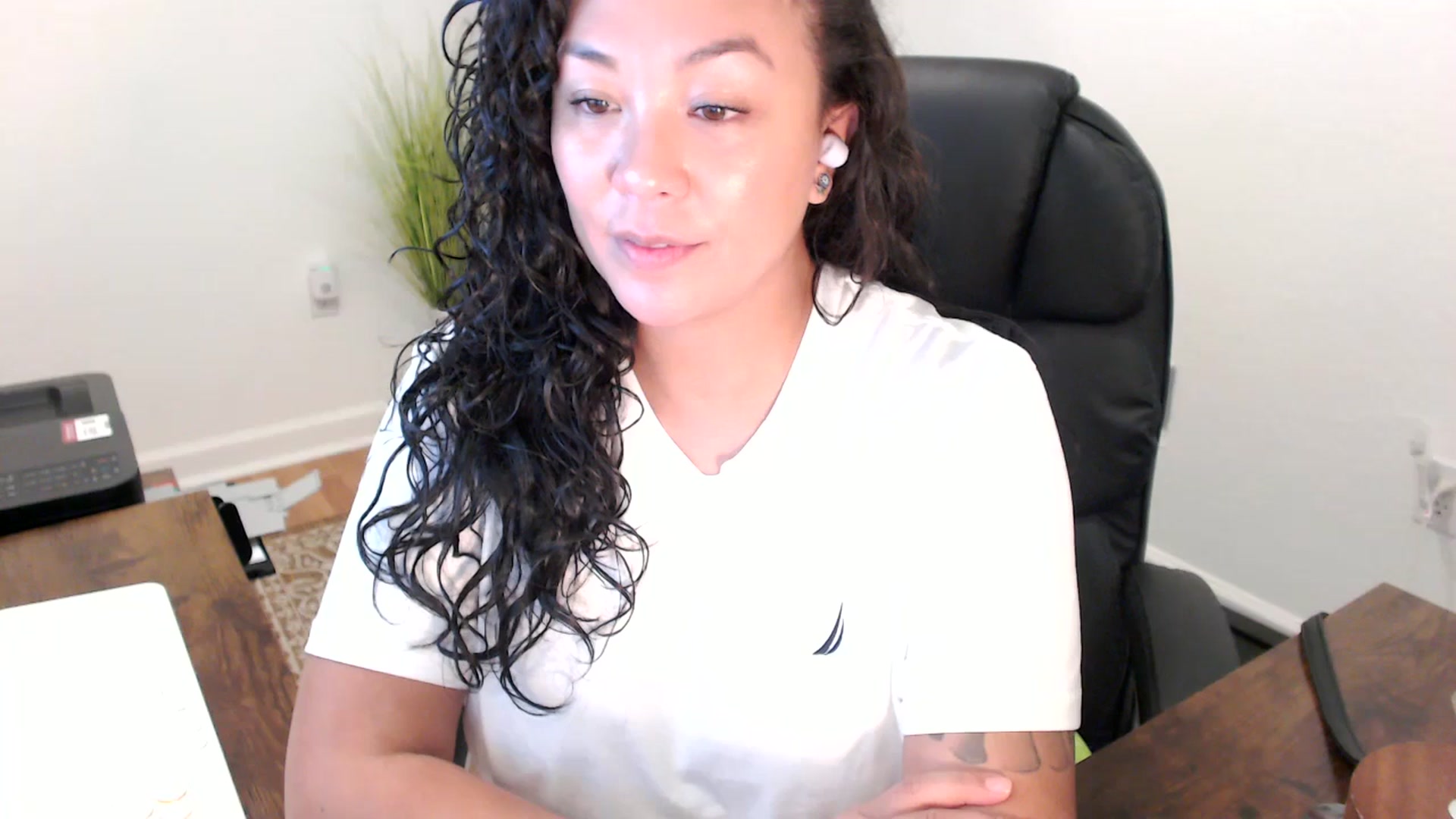 Gallery image thumbnail from MickaylaStar's myfreecams stream on, 10/16/2025, 18:34 image 4 of 20
