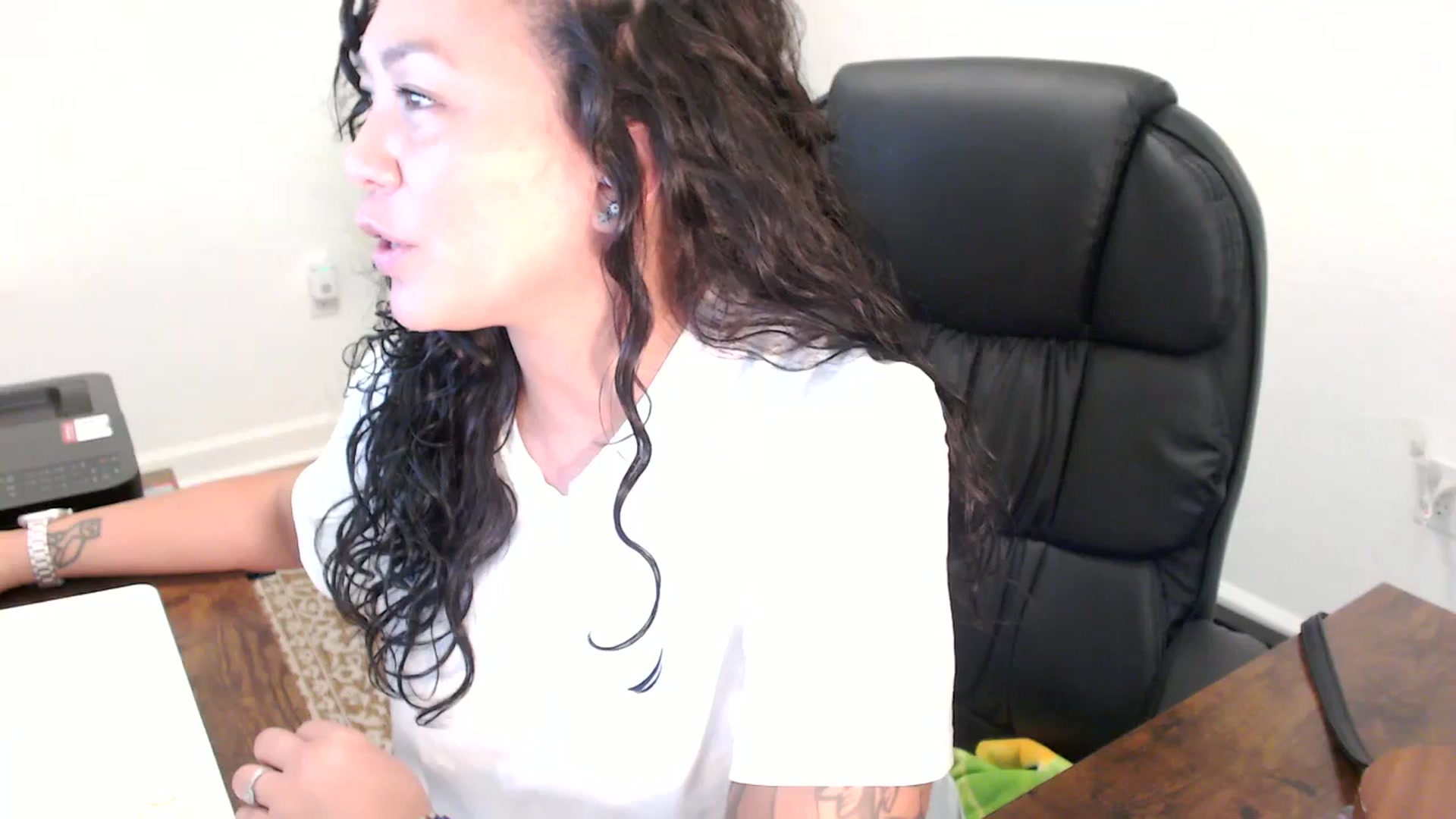 Gallery image thumbnail from MickaylaStar's myfreecams stream on, 10/16/2025, 19:17 image 13 of 20