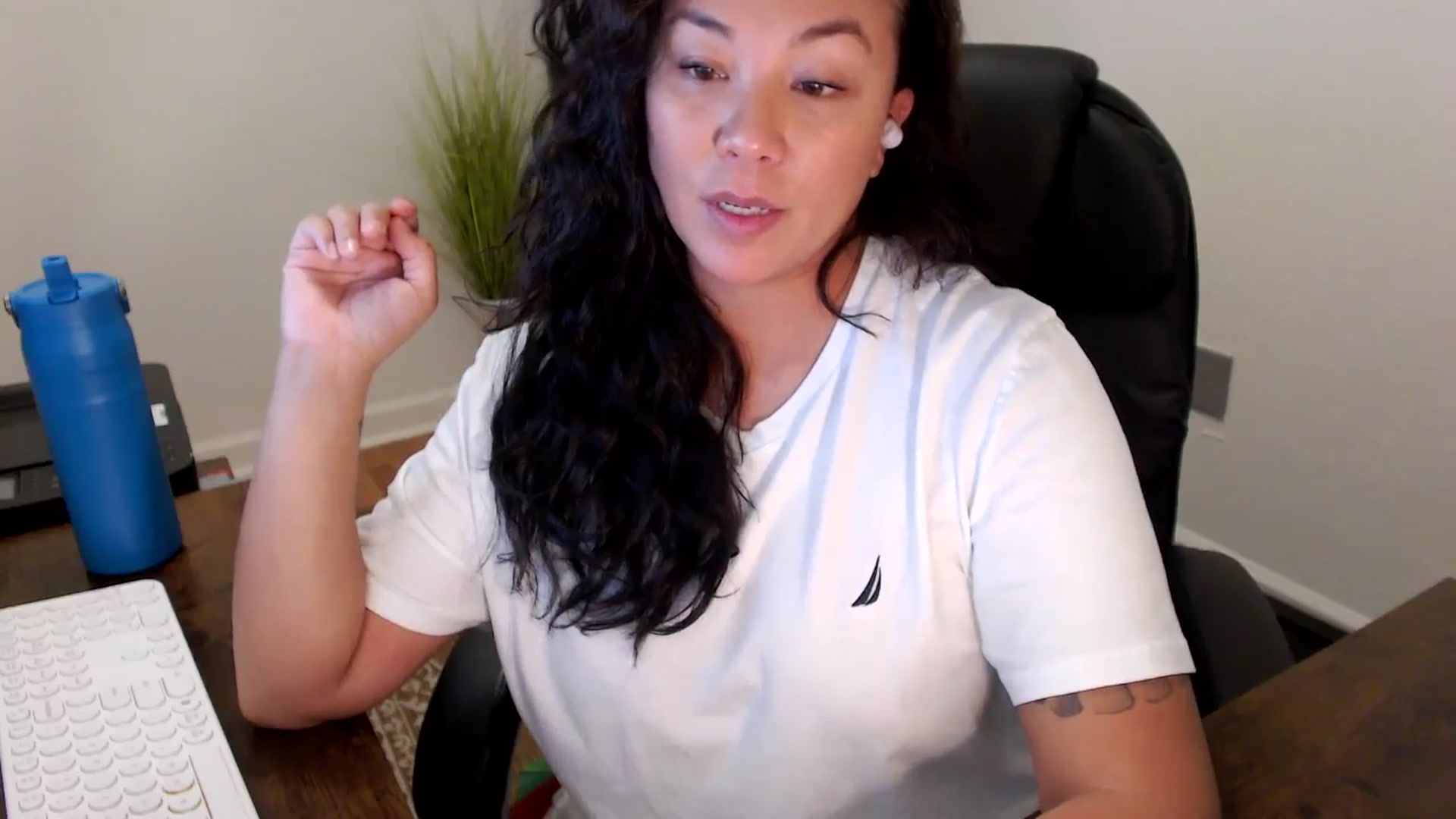 Gallery image thumbnail from MickaylaStar's myfreecams stream on, 10/17/2025, 17:40 image 13 of 20