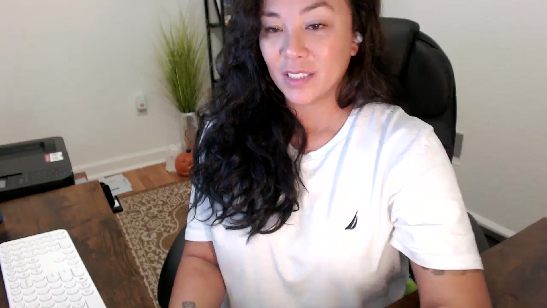 Gallery image thumbnail from MickaylaStar's myfreecams stream on, 10/17/2025, 17:40 image 6 of 20