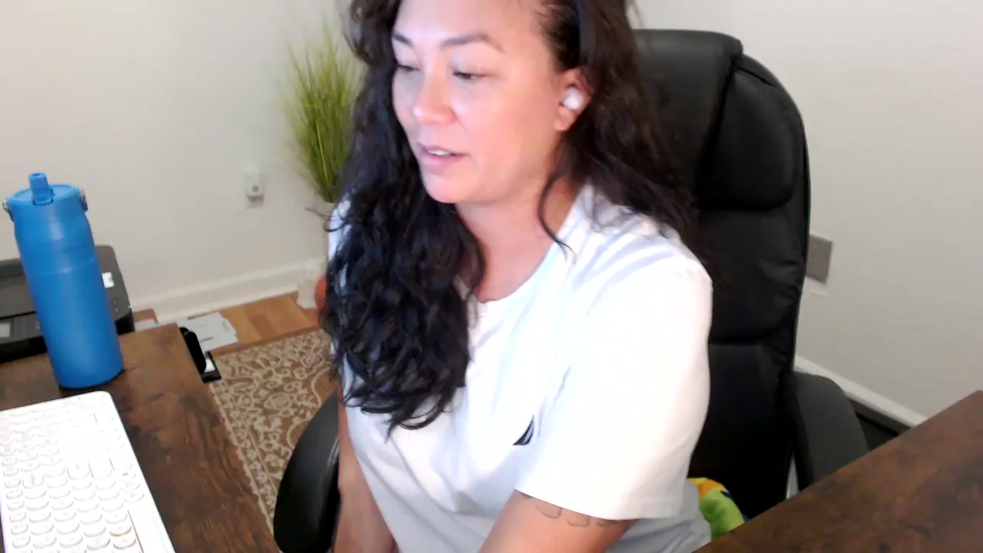 Gallery image thumbnail from MickaylaStar's myfreecams stream on, 10/17/2025, 17:40 image 17 of 20