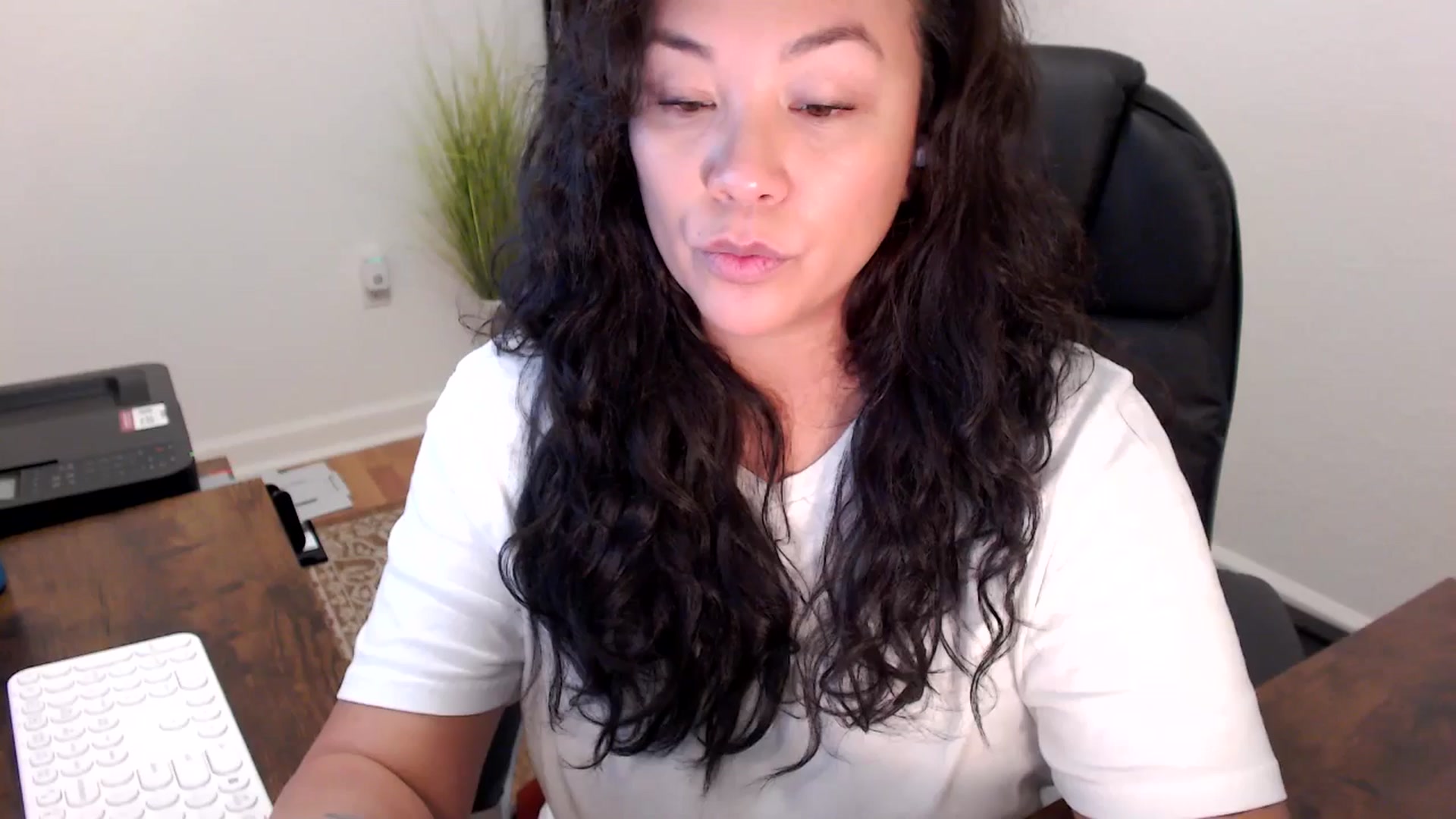 Gallery image thumbnail from MickaylaStar's myfreecams stream on, 10/17/2025, 17:40 image 1 of 20