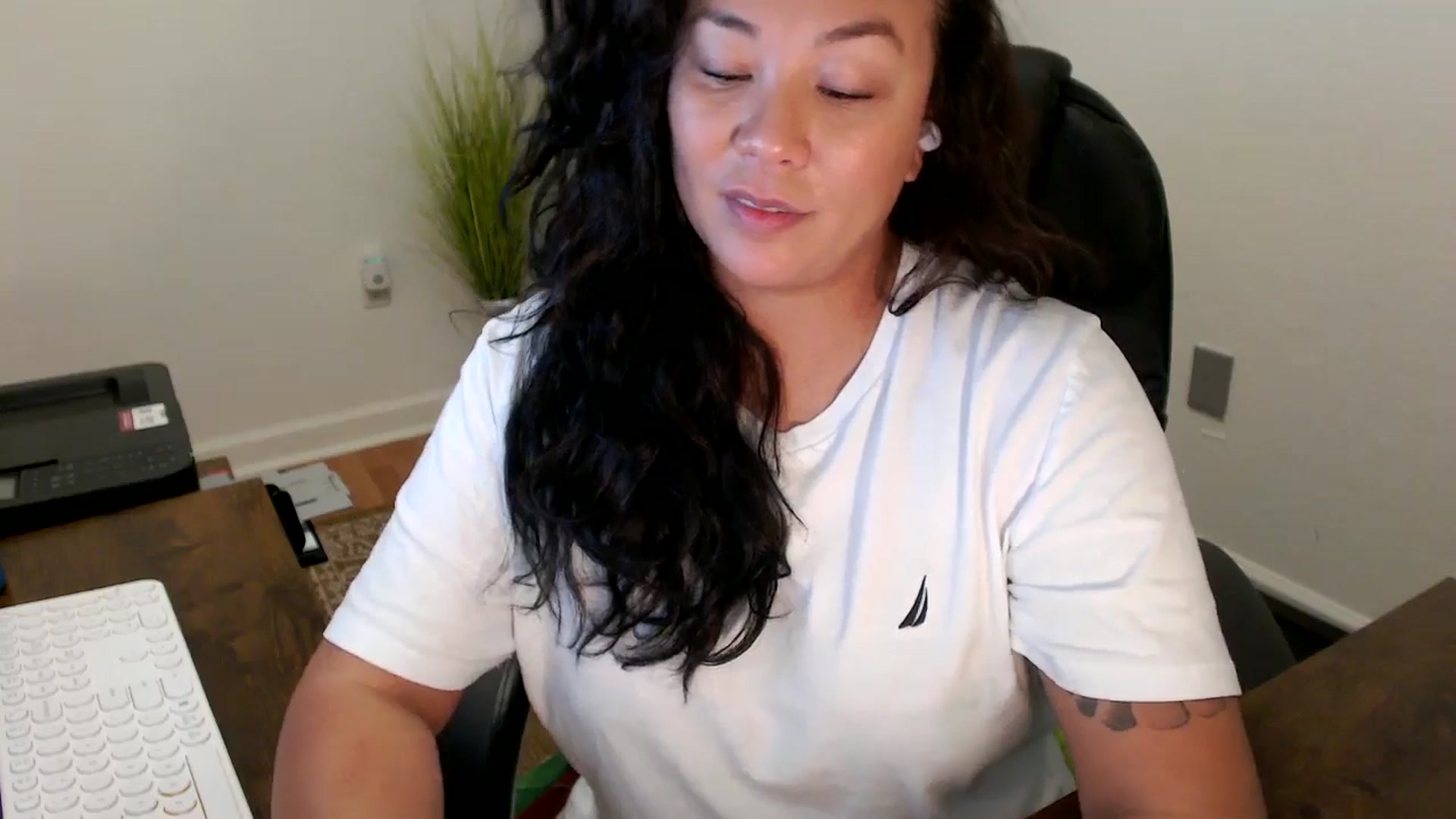 Gallery image thumbnail from MickaylaStar's myfreecams stream on, 10/17/2025, 17:40 image 8 of 20