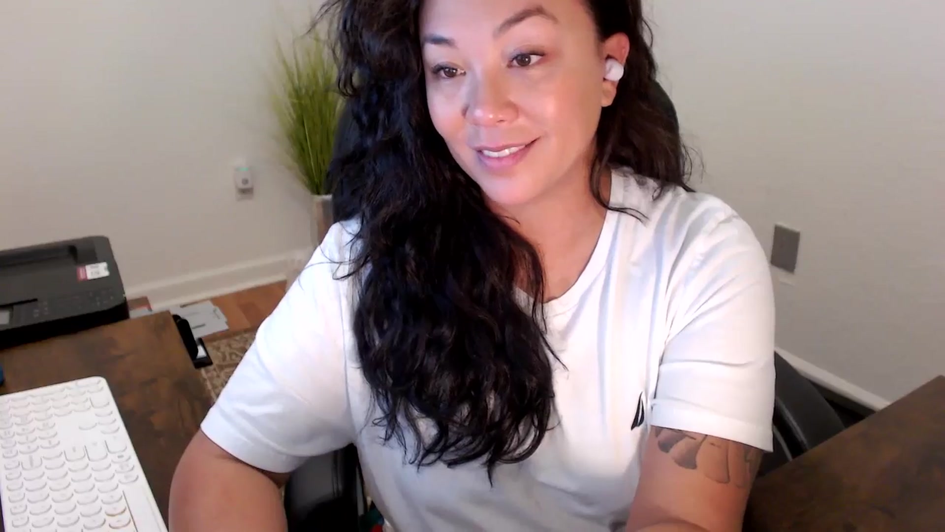 Gallery image thumbnail from MickaylaStar's myfreecams stream on, 10/17/2025, 17:40 image 11 of 20