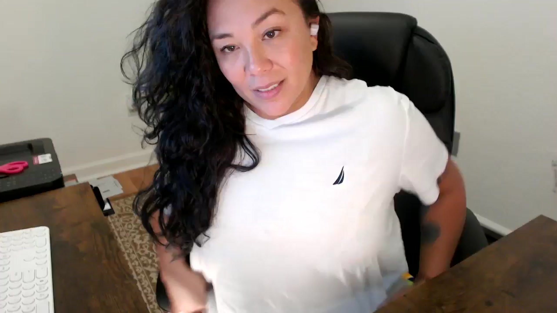 Gallery image thumbnail from MickaylaStar's myfreecams stream on, 10/17/2025, 19:46 image 15 of 20