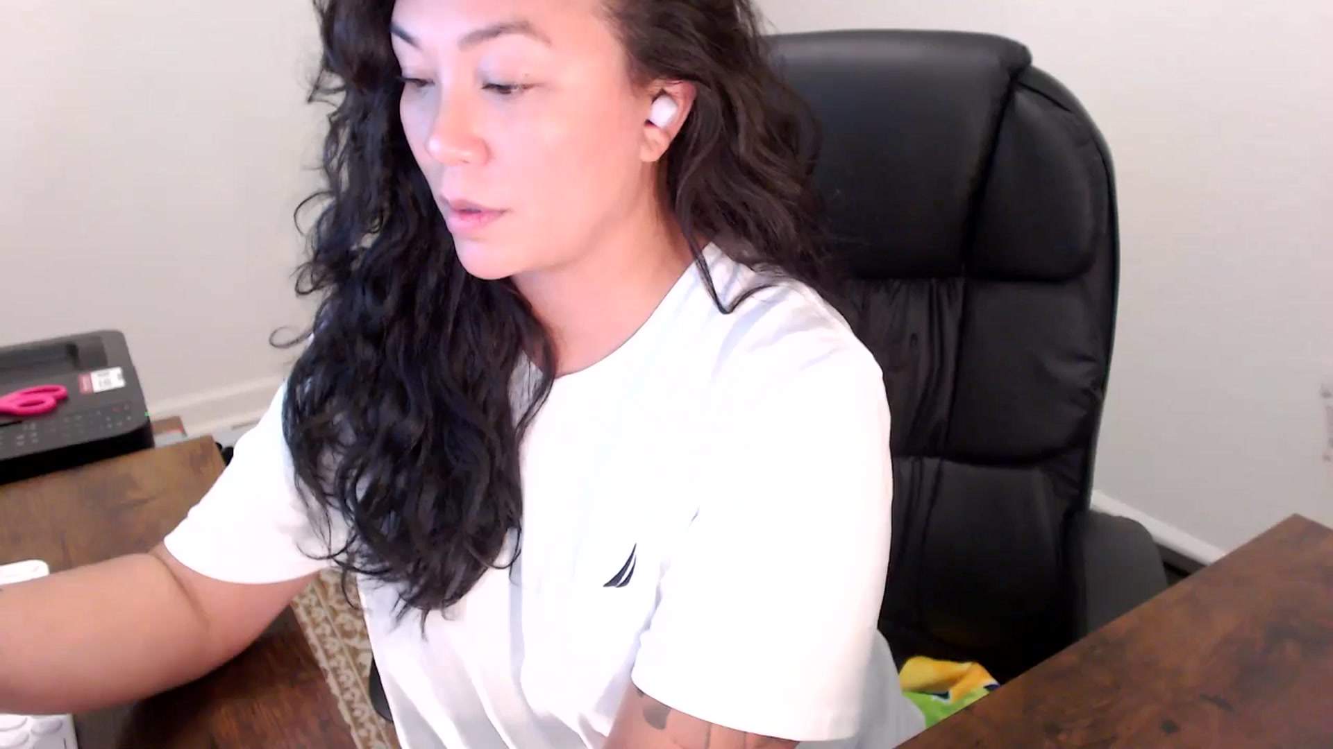 Gallery image thumbnail from MickaylaStar's myfreecams stream on, 10/17/2025, 19:46 image 4 of 20