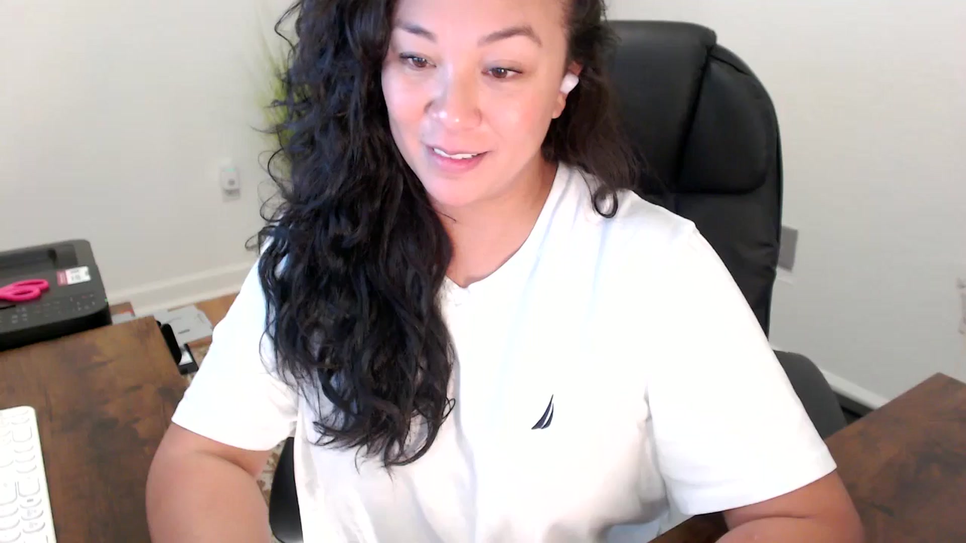 Gallery image thumbnail from MickaylaStar's myfreecams stream on, 10/17/2025, 19:46 image 10 of 20