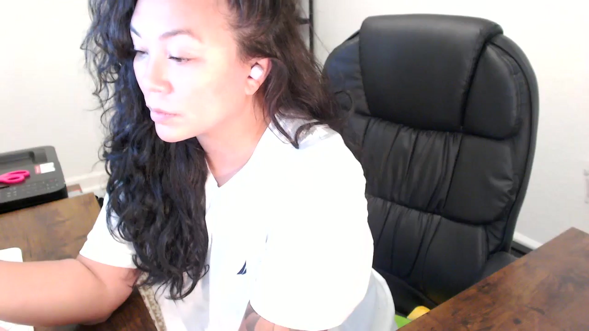 Gallery image thumbnail from MickaylaStar's myfreecams stream on, 10/17/2025, 19:46 image 8 of 20