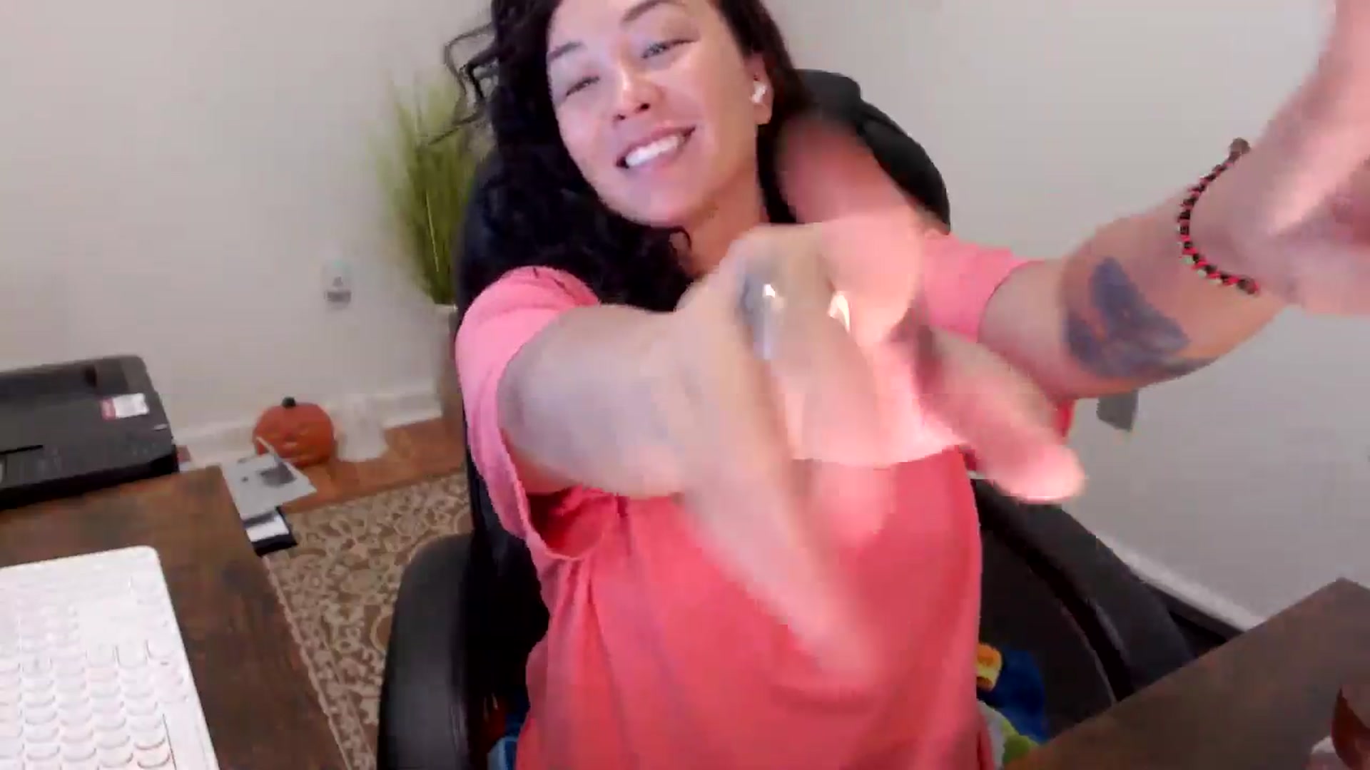 Gallery image thumbnail from MickaylaStar's myfreecams stream on, 10/29/2025, 16:26 image 9 of 20