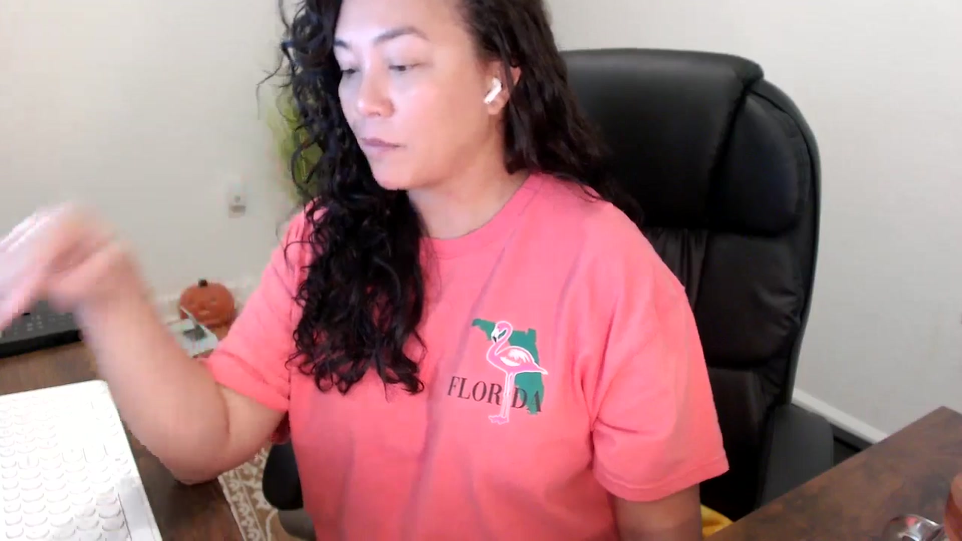 Gallery image thumbnail from MickaylaStar's myfreecams stream on, 10/29/2025, 16:26 image 15 of 20