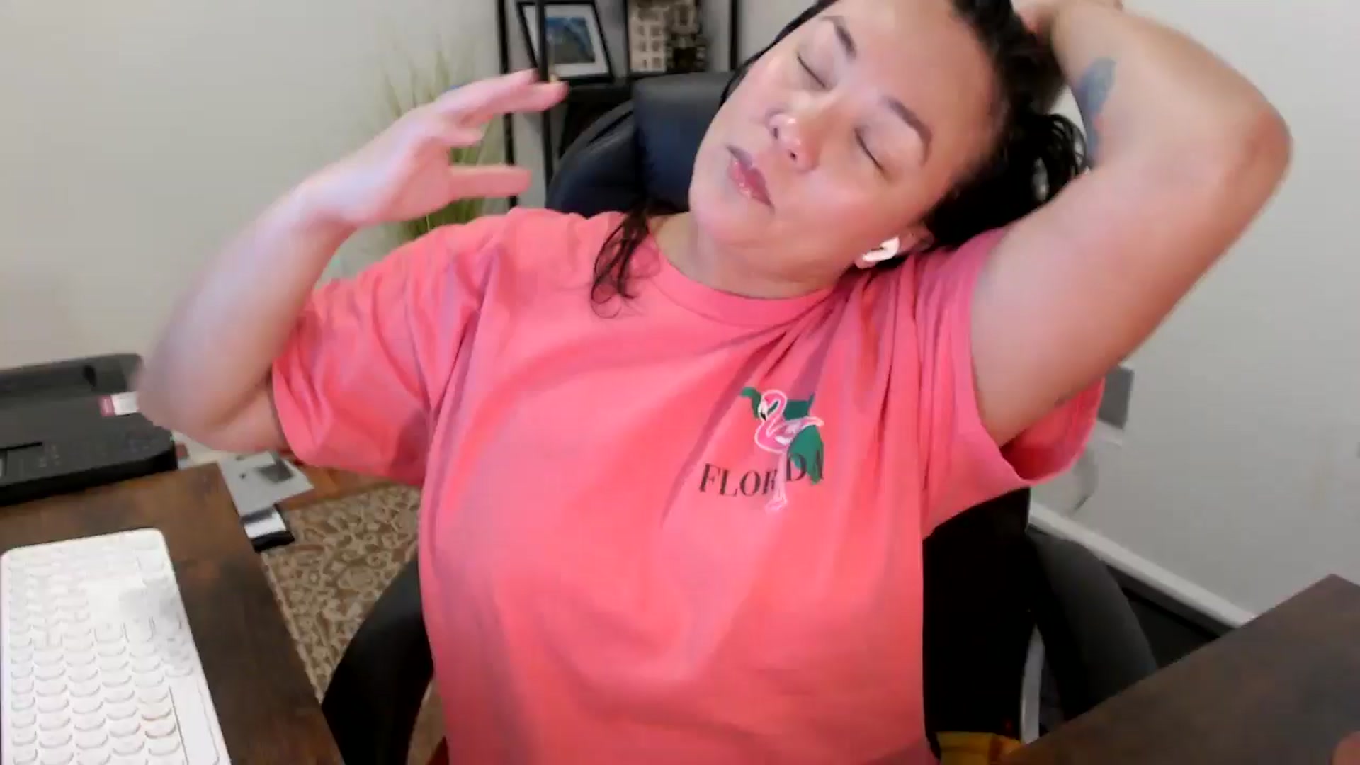 Gallery image thumbnail from MickaylaStar's myfreecams stream on, 10/29/2025, 17:31 image 15 of 20