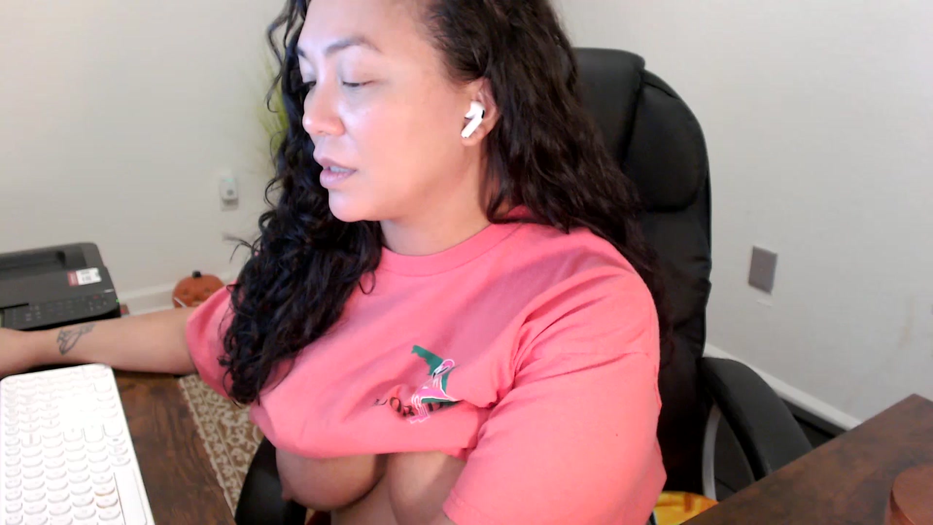 Gallery image thumbnail from MickaylaStar's myfreecams stream on, 10/29/2025, 18:03 image 20 of 20