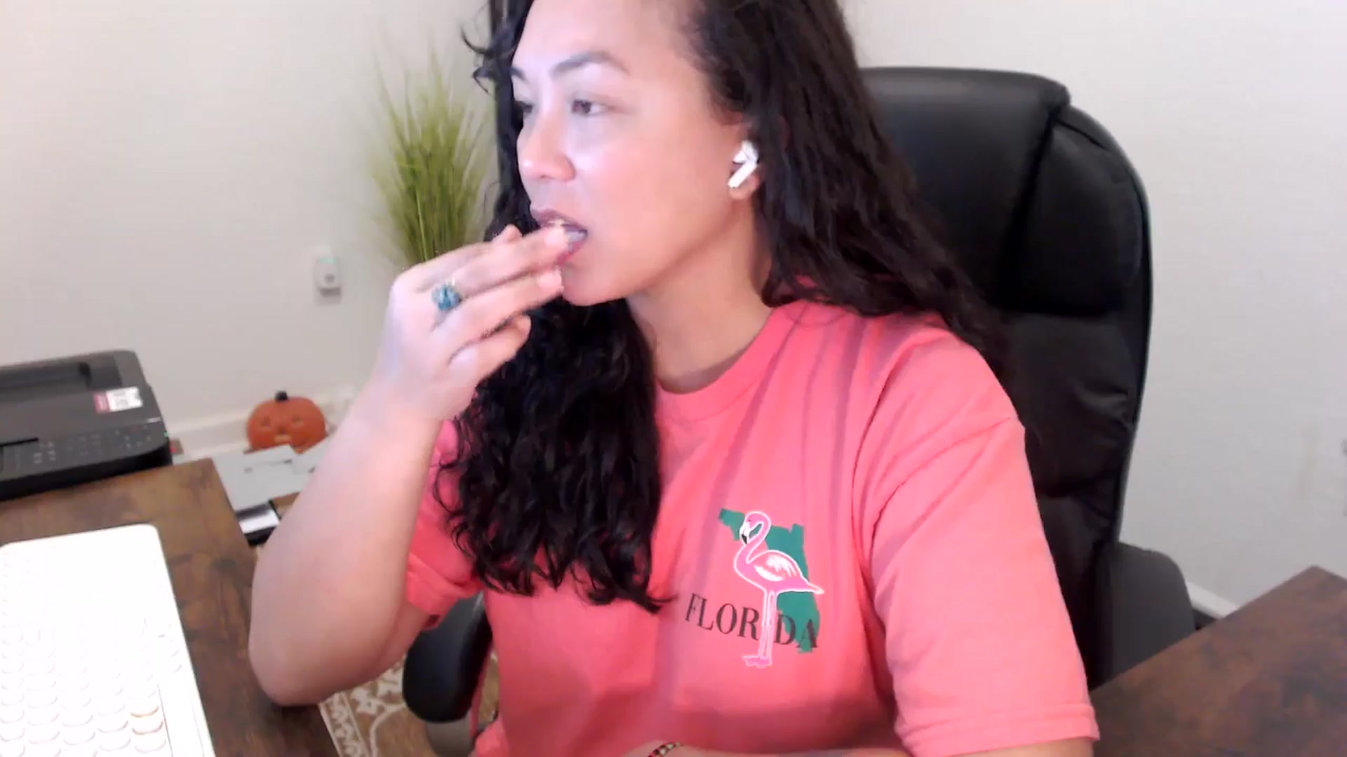 Gallery image thumbnail from MickaylaStar's myfreecams stream on, 10/29/2025, 19:14 image 2 of 20