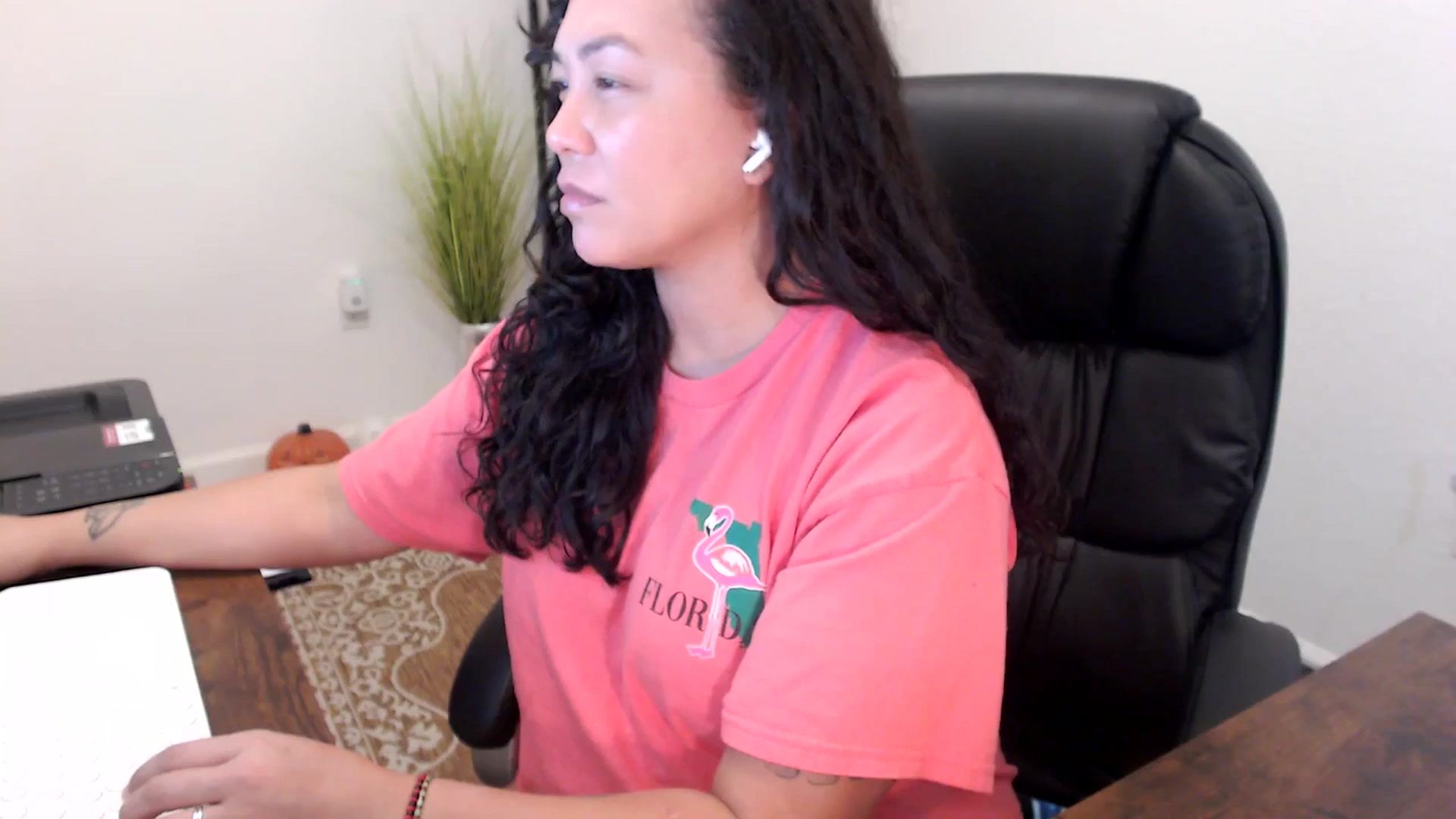 Gallery image thumbnail from MickaylaStar's myfreecams stream on, 10/29/2025, 19:14 image 4 of 20
