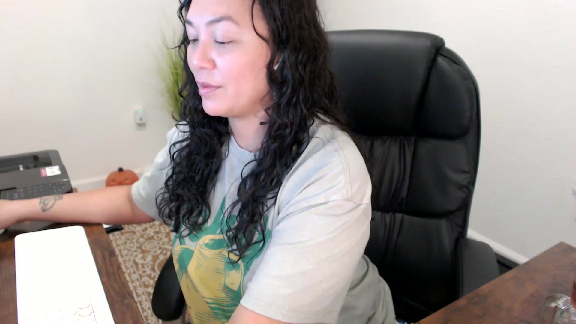 Gallery image thumbnail from MickaylaStar's myfreecams stream on, 10/30/2025, 15:49 image 6 of 20